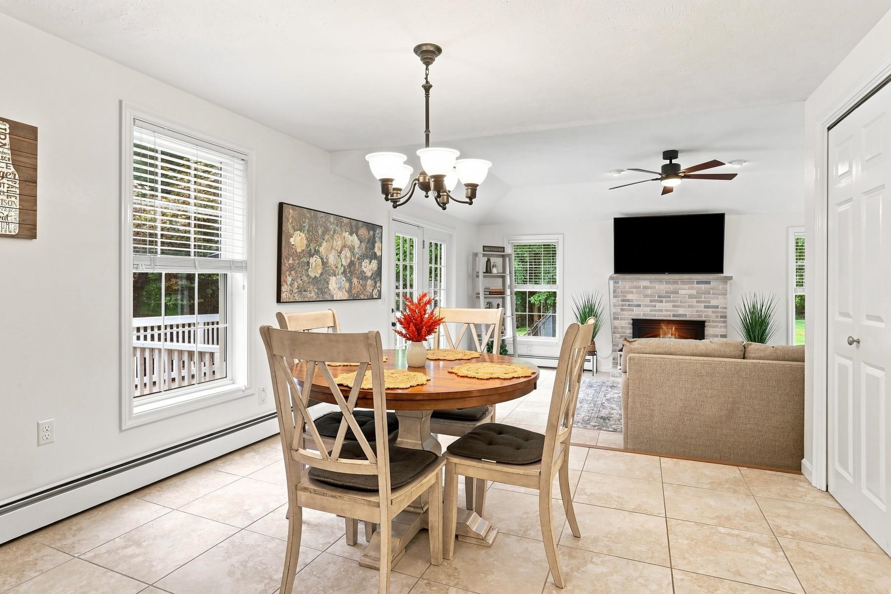 16 Lantern Lane Property Photo 15