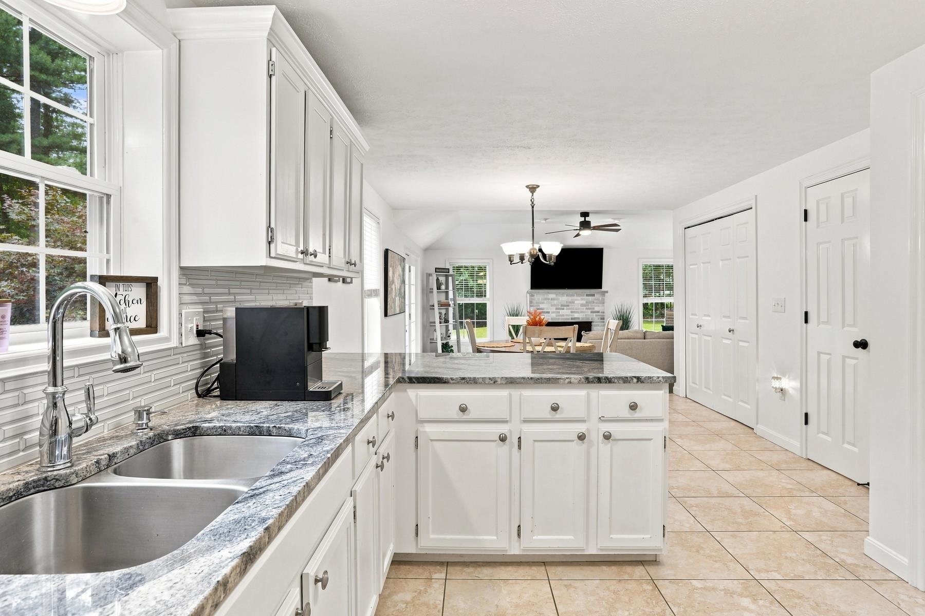 16 Lantern Lane Property Photo 18