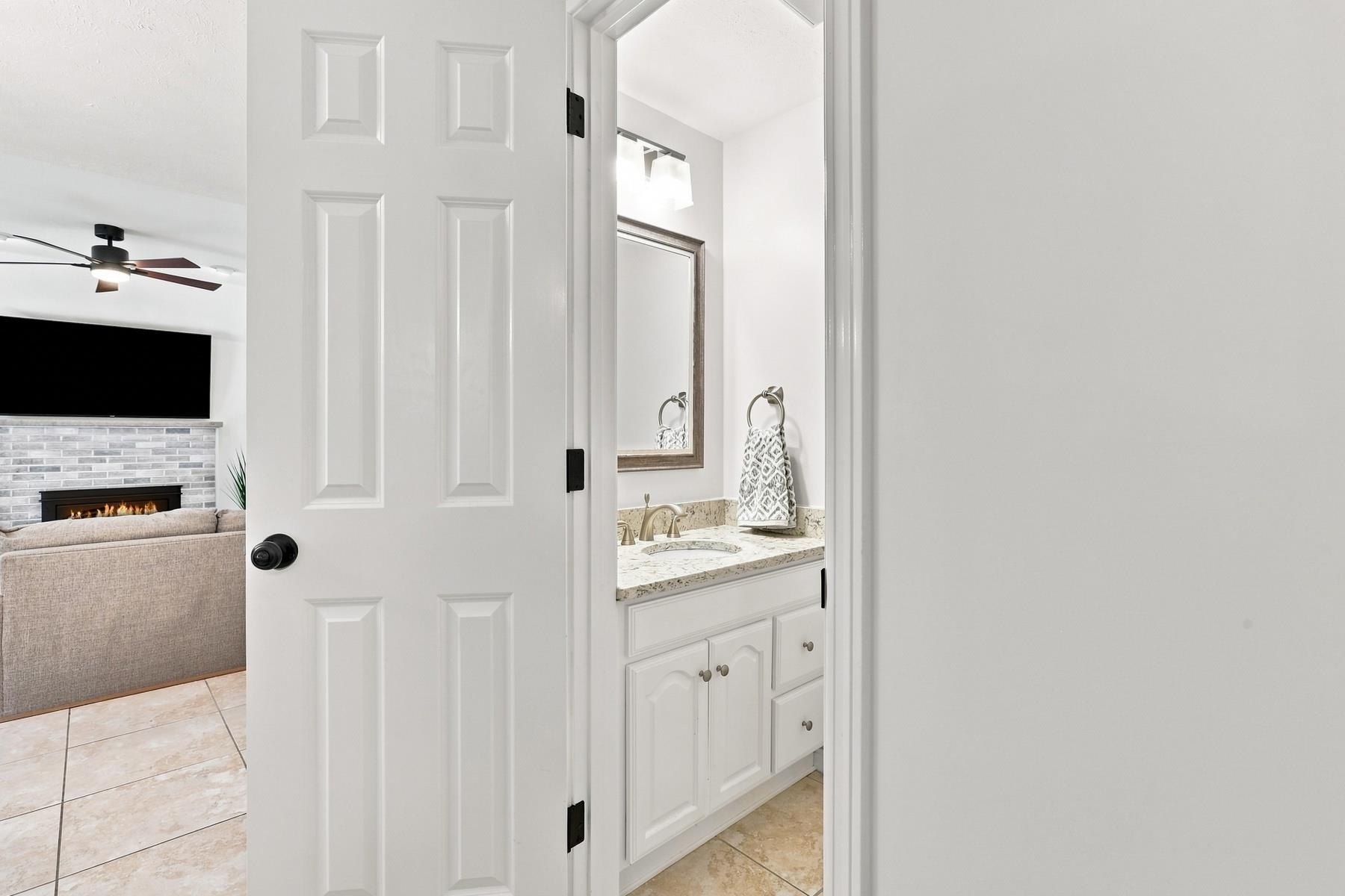 16 Lantern Lane Property Photo 22