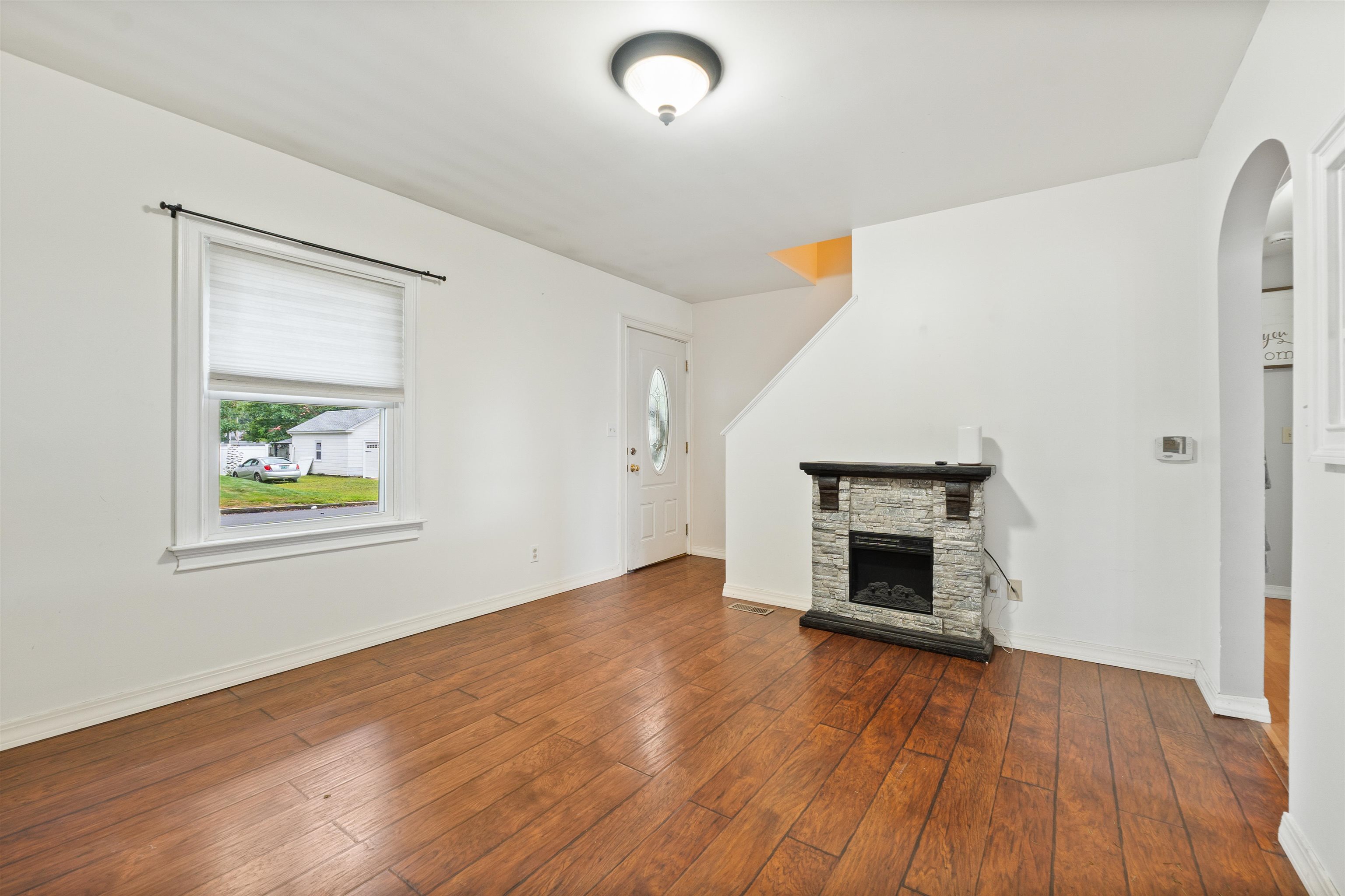 221 Youville Street Property Photo 3