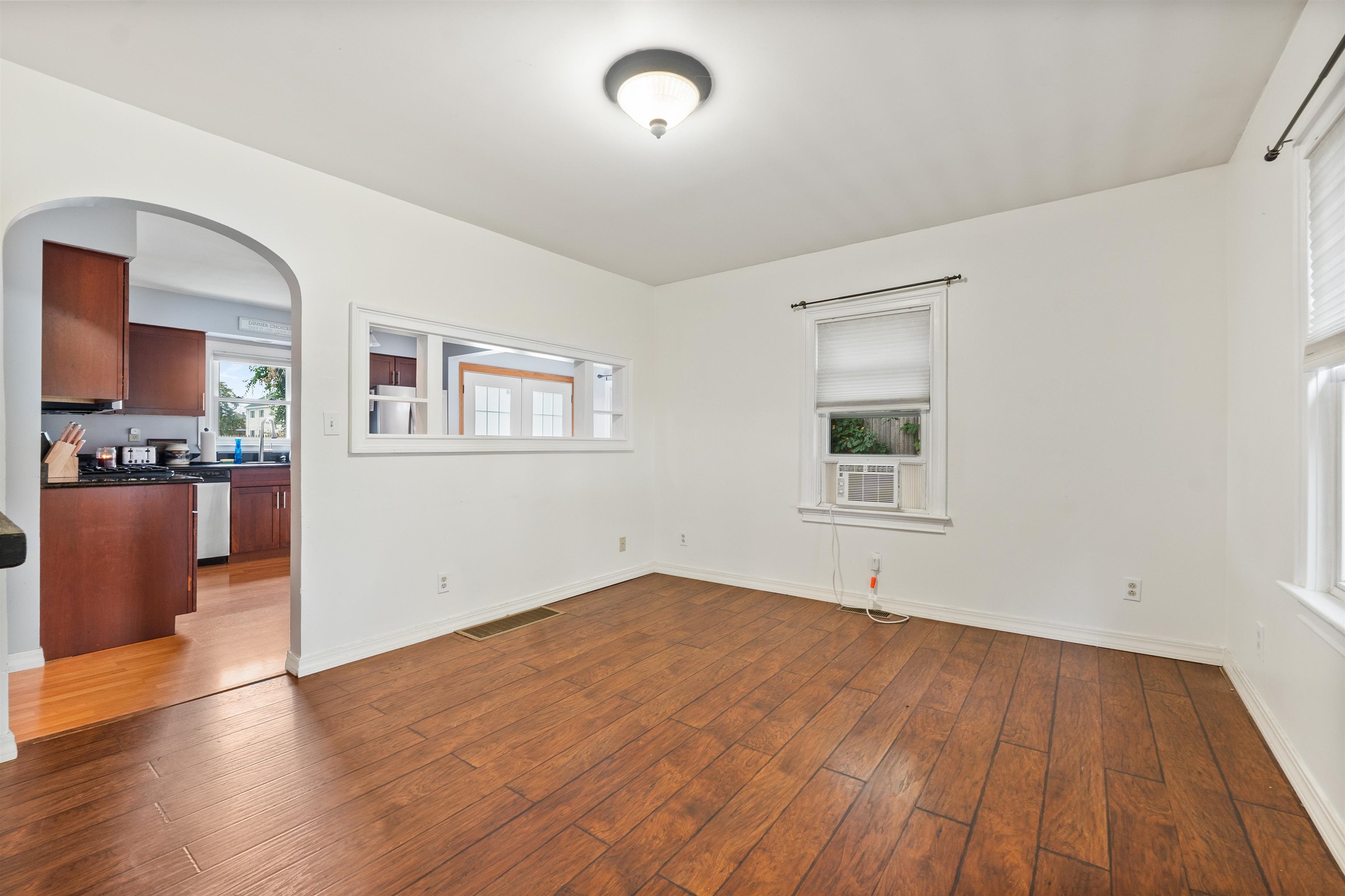 221 Youville Street Property Photo 4