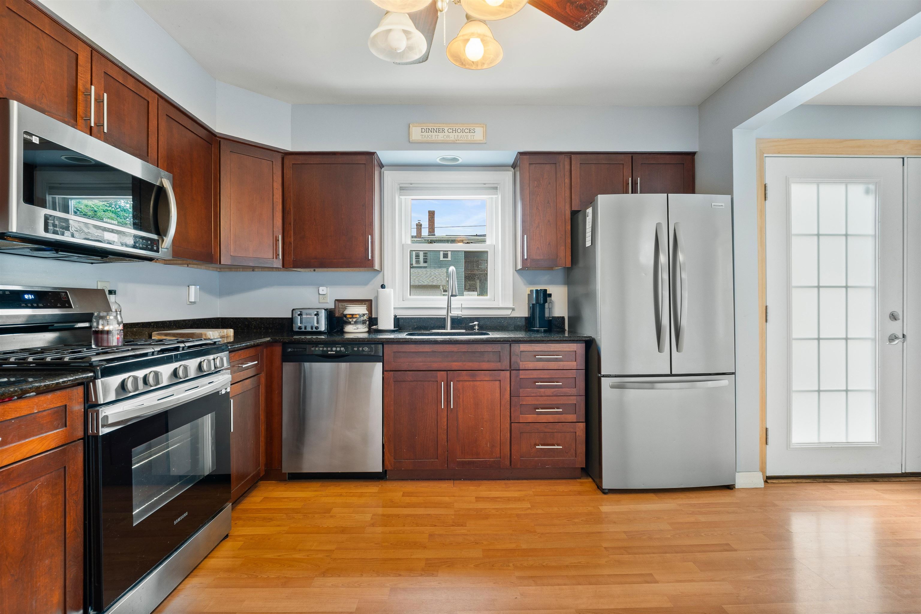 221 Youville Street Property Photo 6