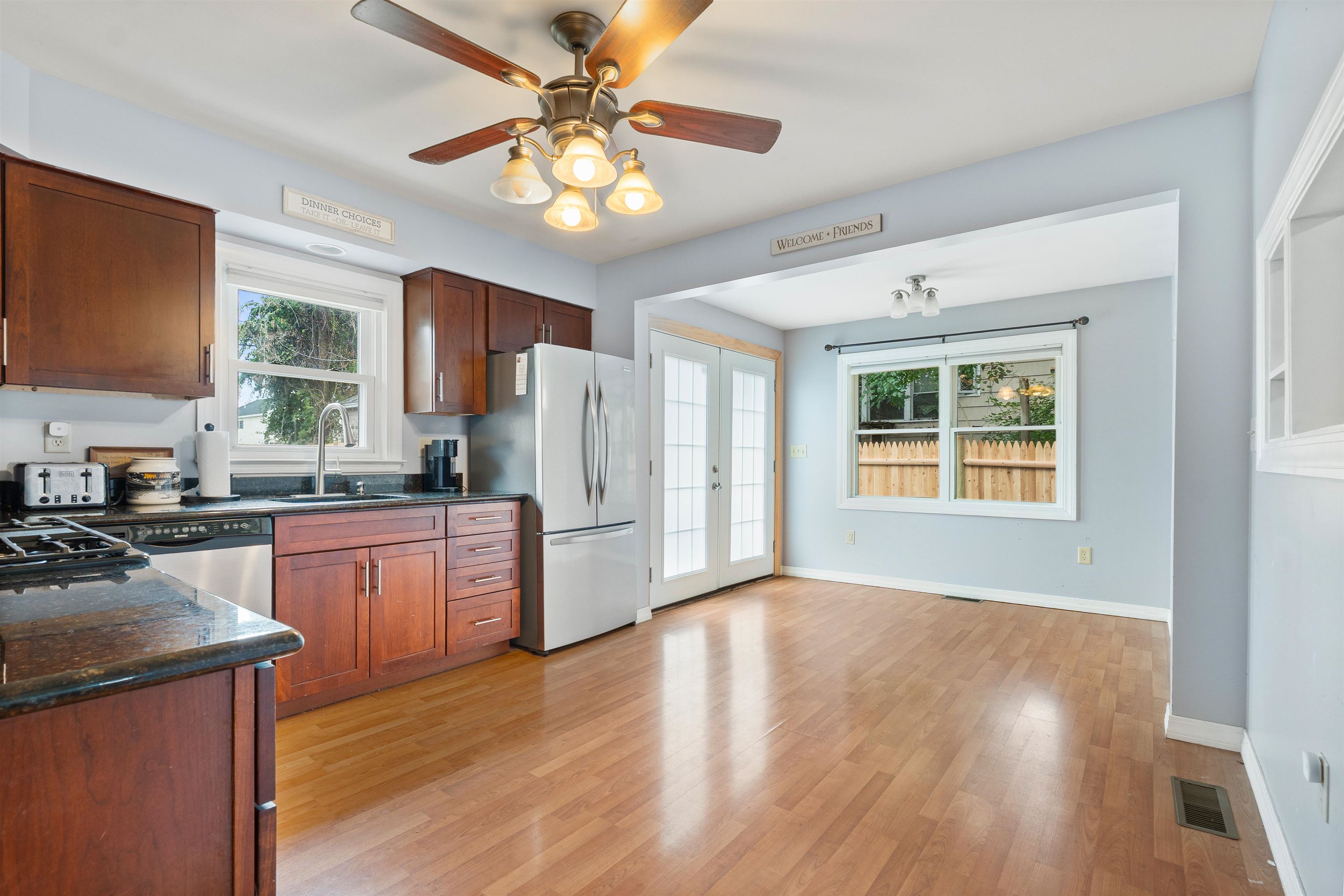 221 Youville Street Property Photo 7