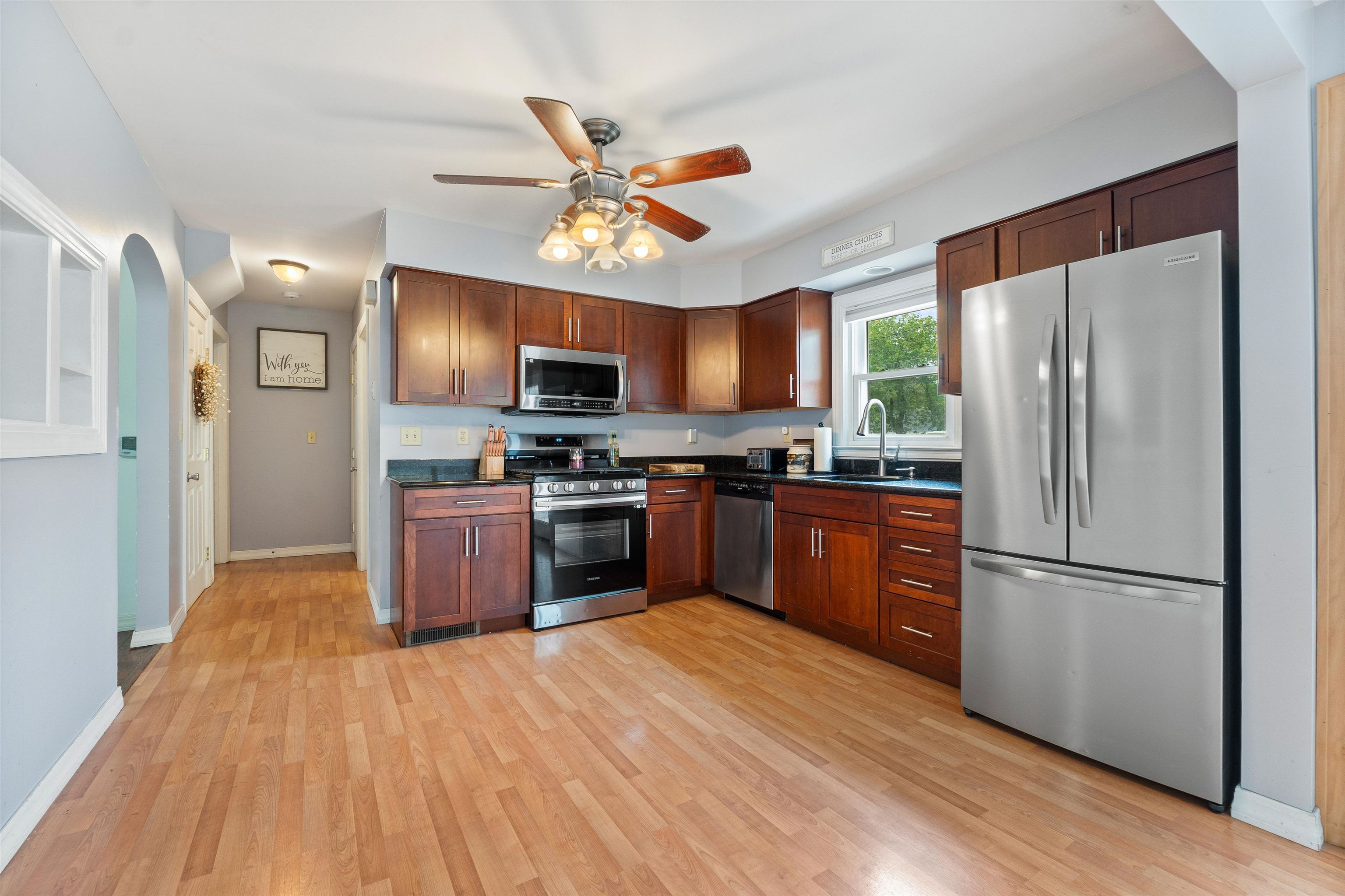 221 Youville Street Property Photo 8