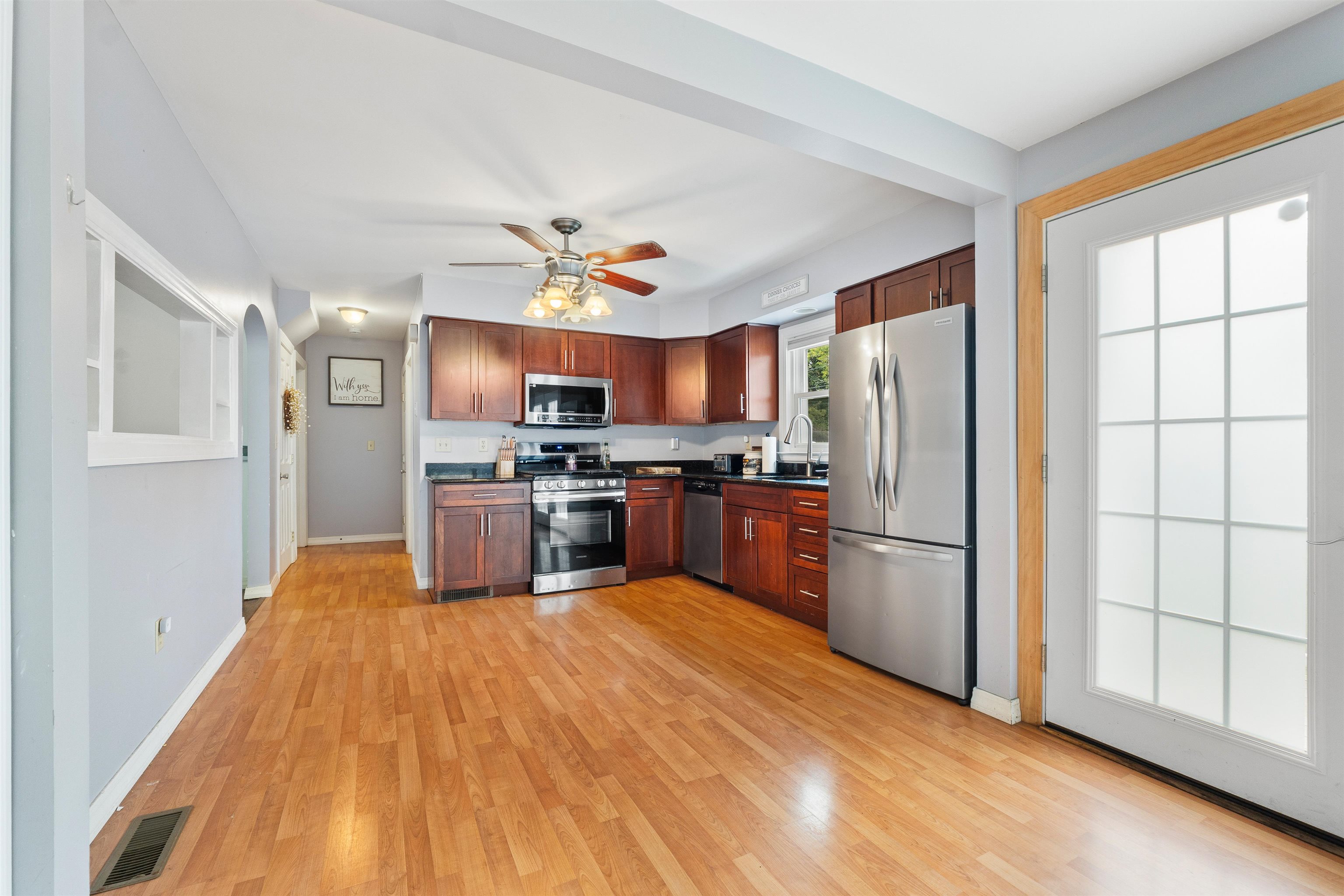 221 Youville Street Property Photo 10