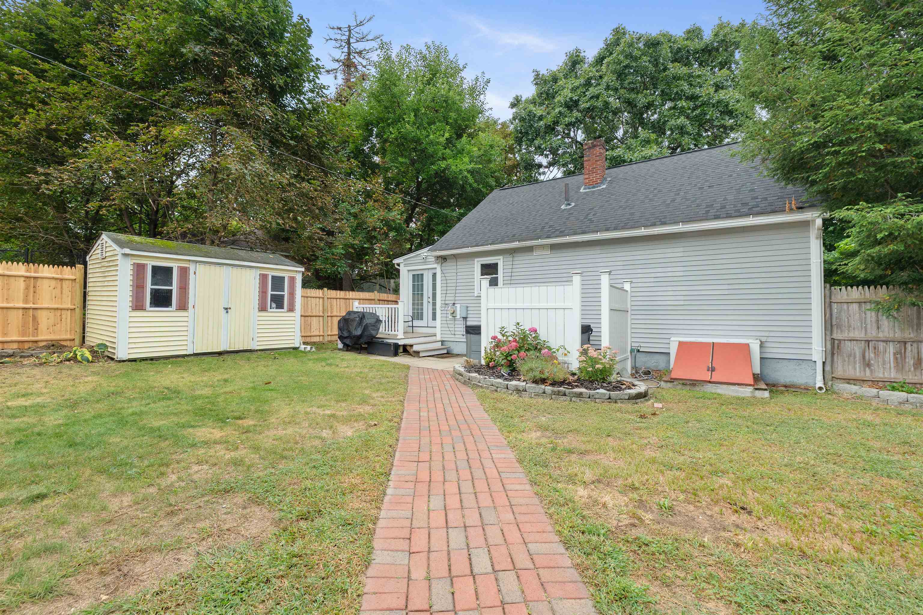 221 Youville Street Property Photo 26