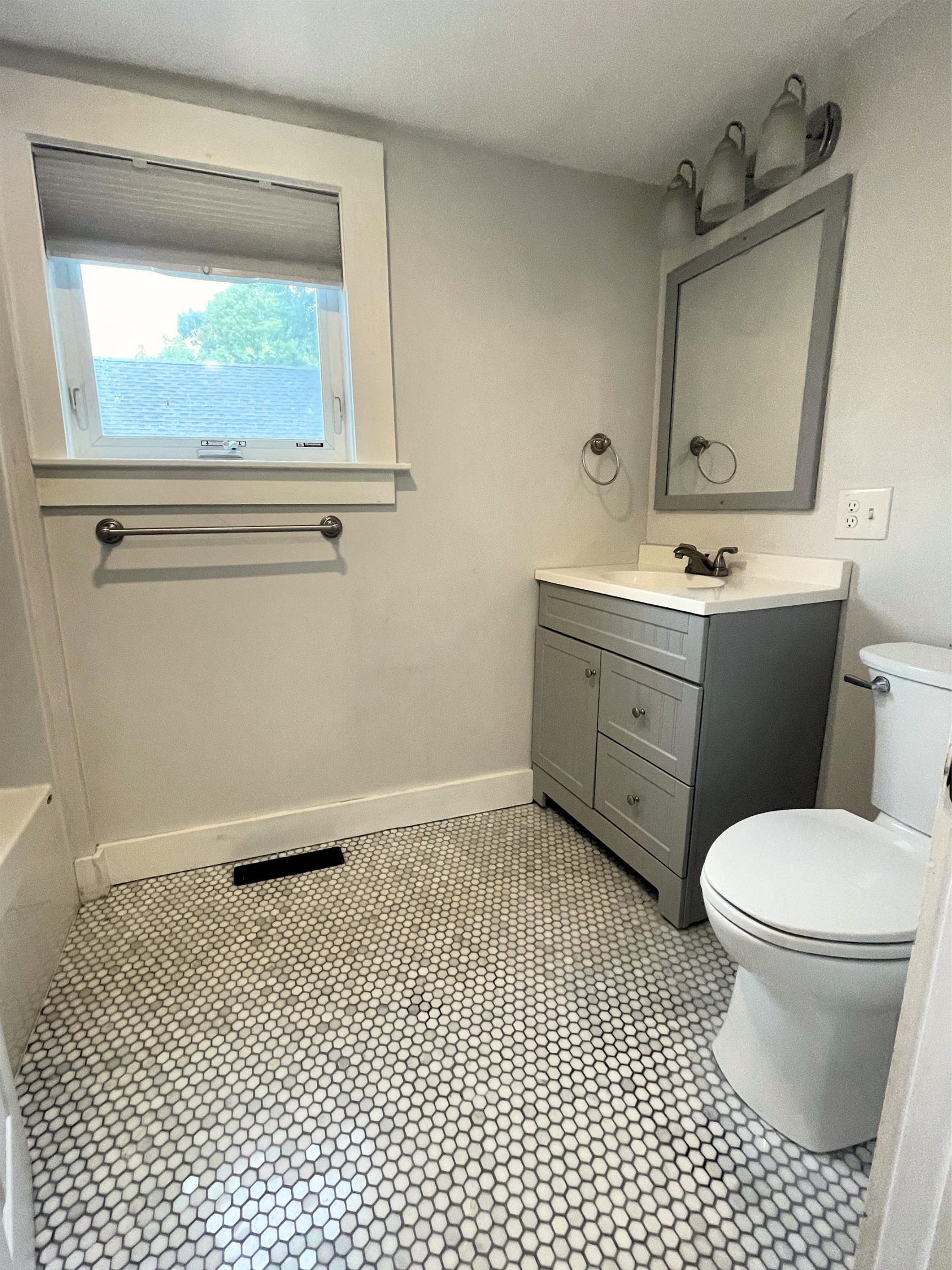 27 Pierce Street Property Photo 11