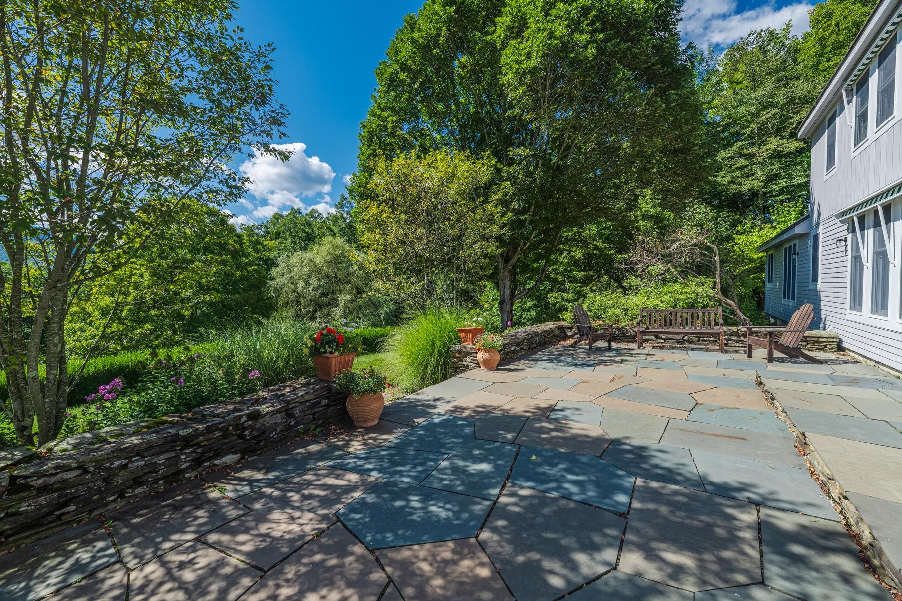 88 Windward South Property Photo 3