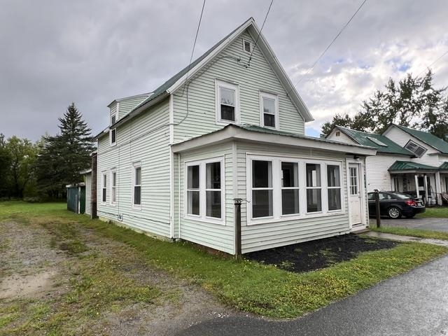 153 Railroad Street Property Photo 3