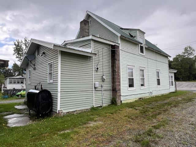 153 Railroad Street Property Photo 5