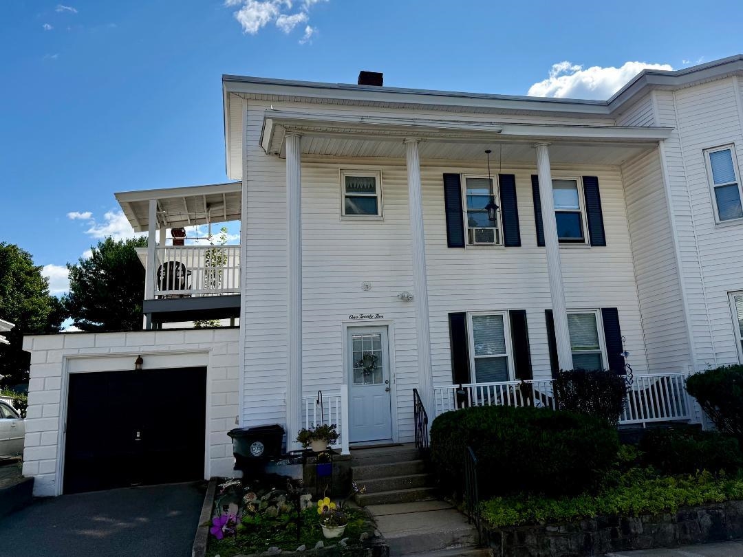 273 Walnut Street Property Photo 3
