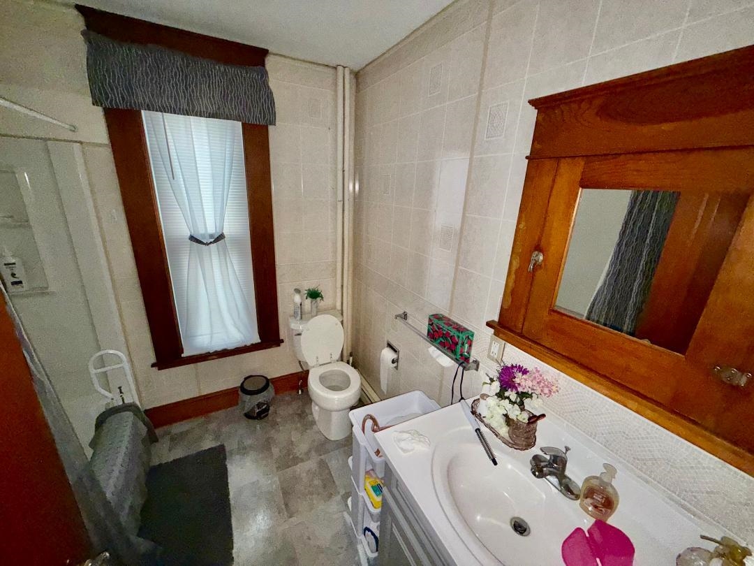 273 Walnut Street Property Photo 8