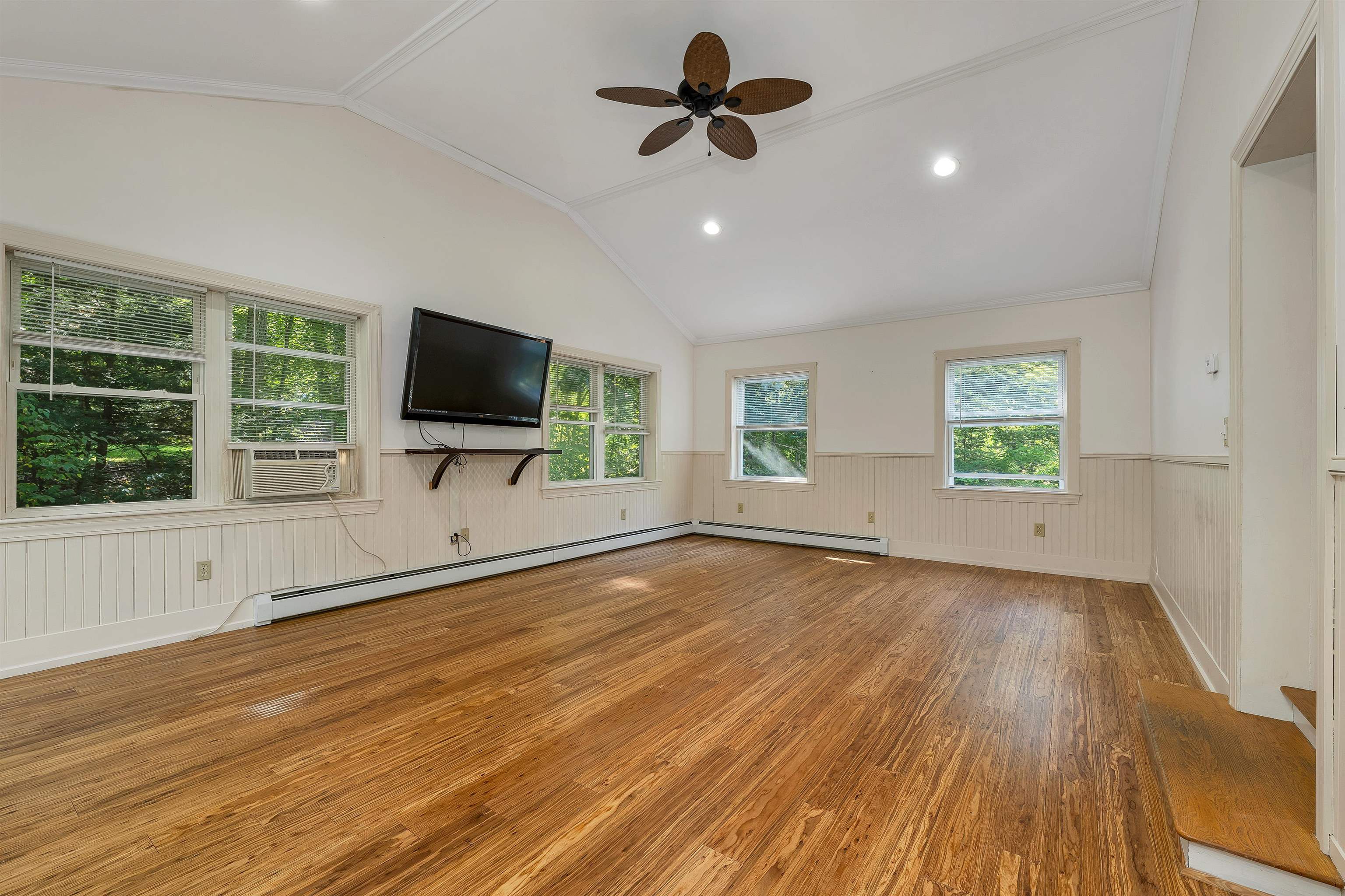 19 Leigh Drive Property Photo 4