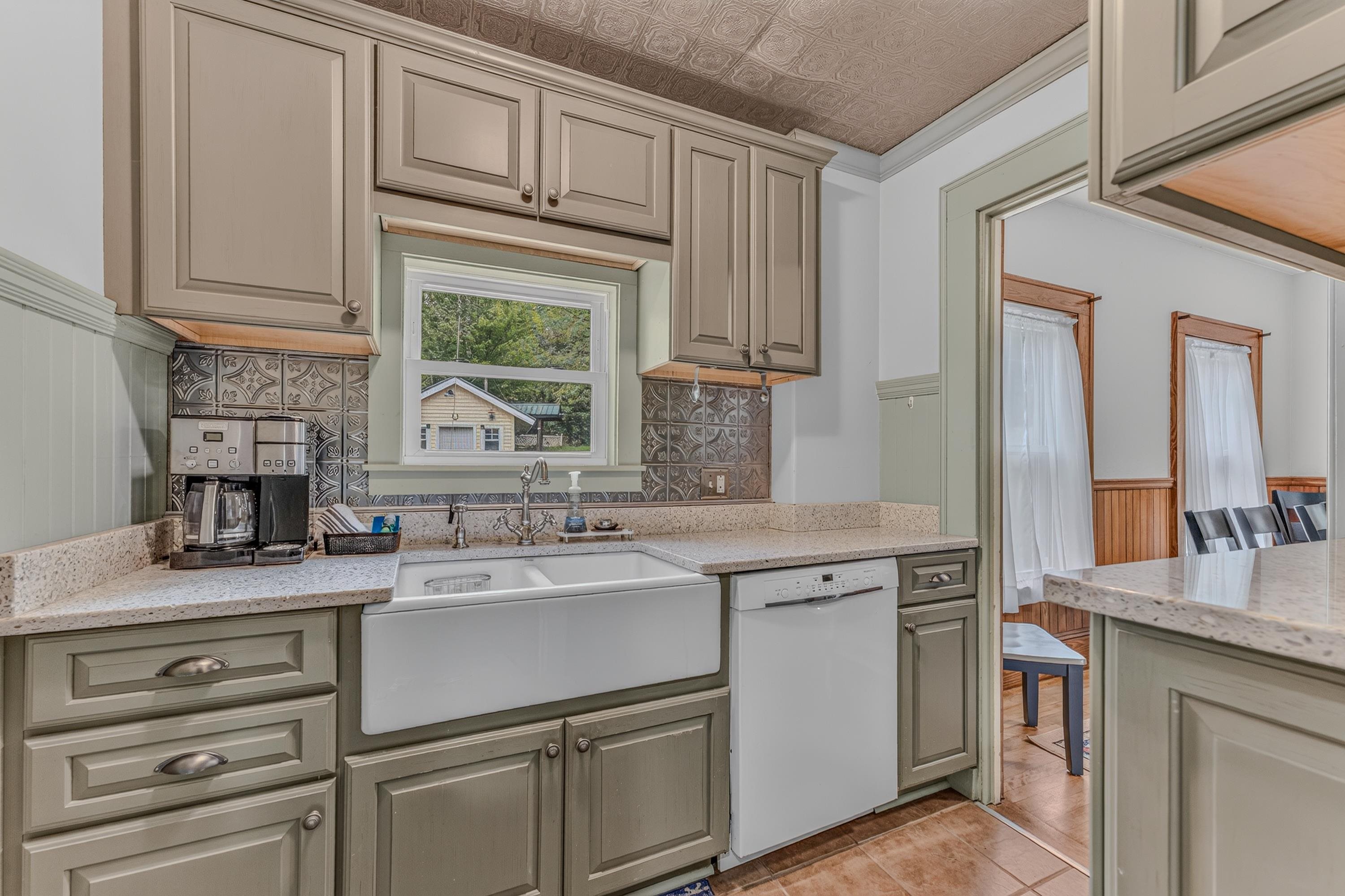 771 Presidential Highway Property Photo 18
