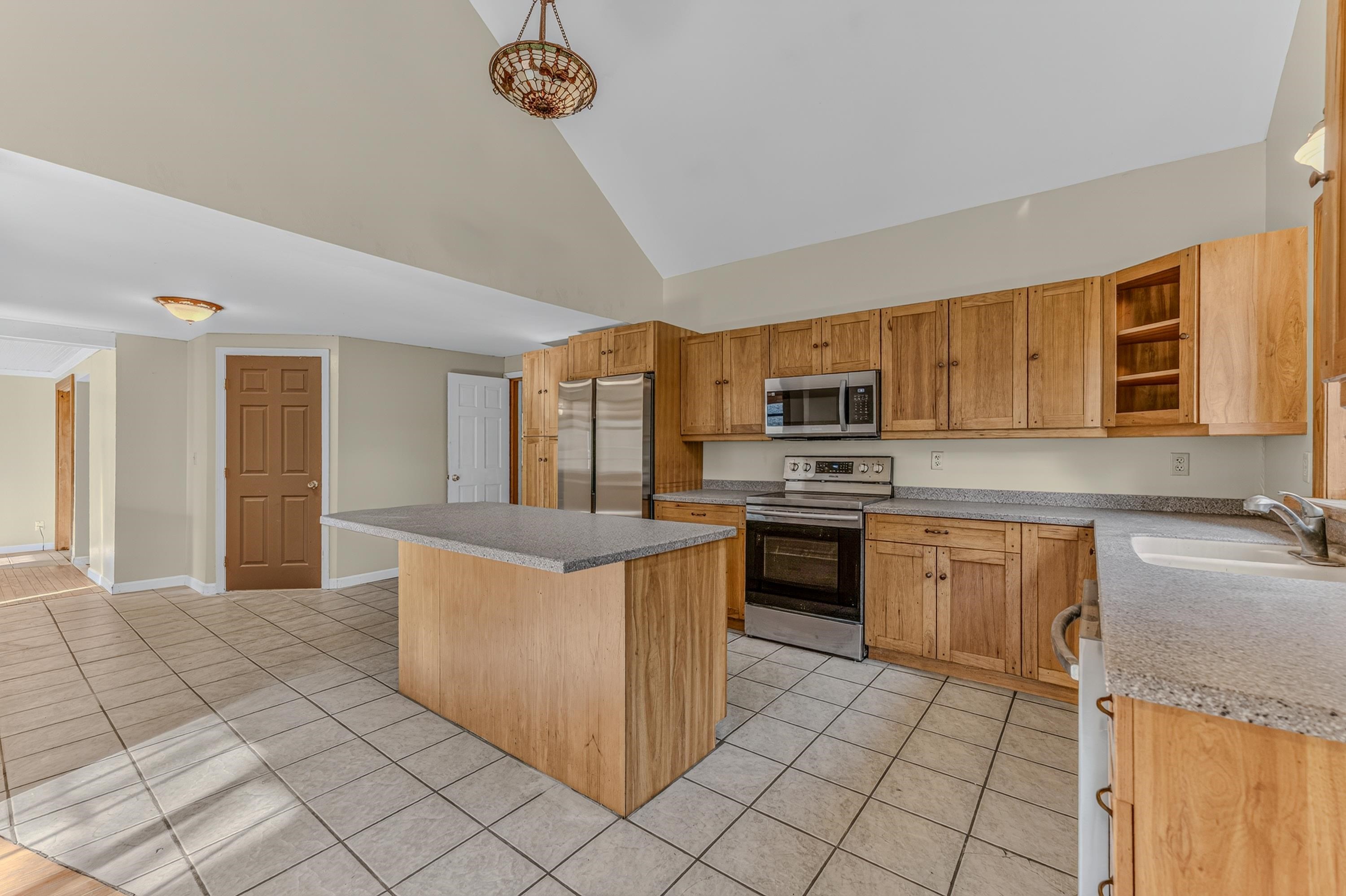 402 Oak Hill Road Property Photo 23