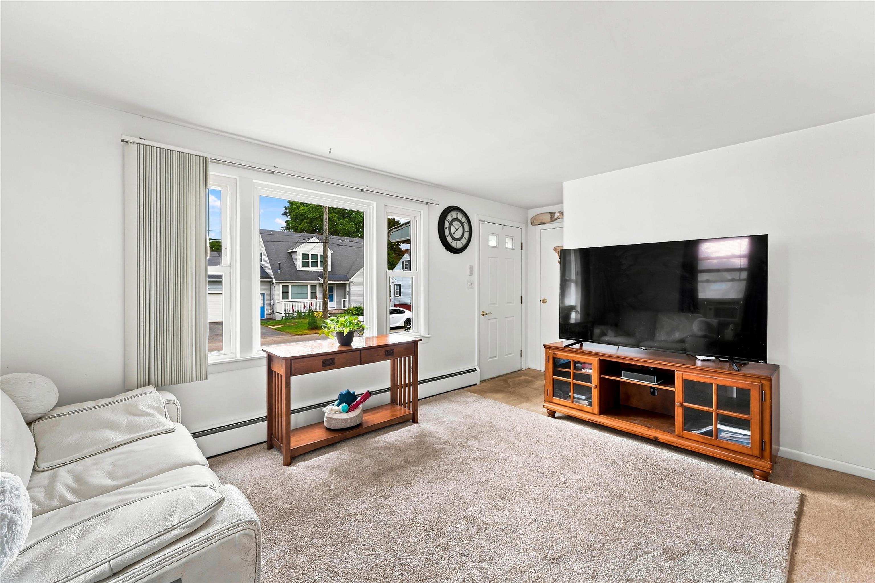 21 Woodbine Avenue Property Photo 5
