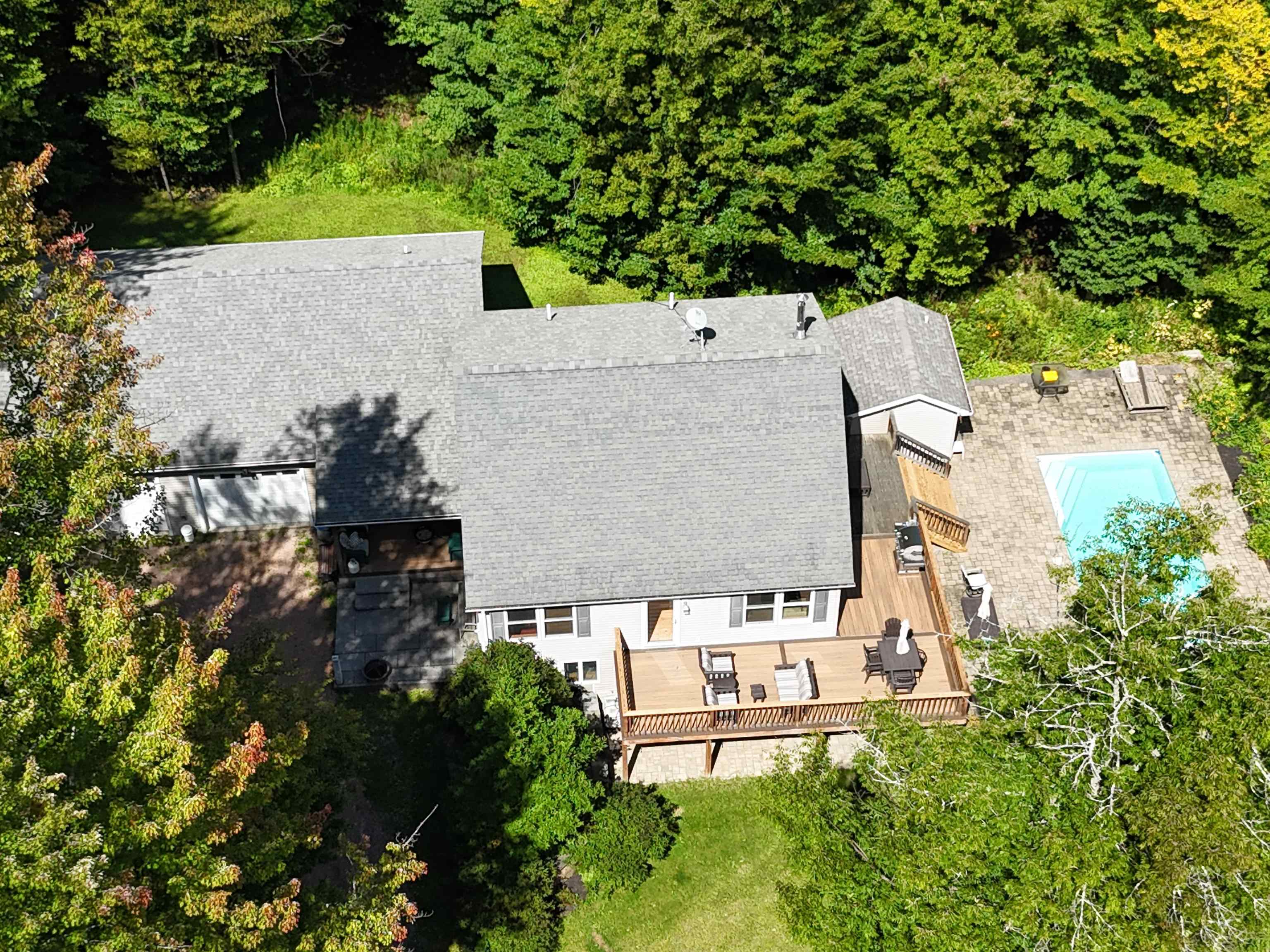 422 Hayden Hill Road E Property Photo 1