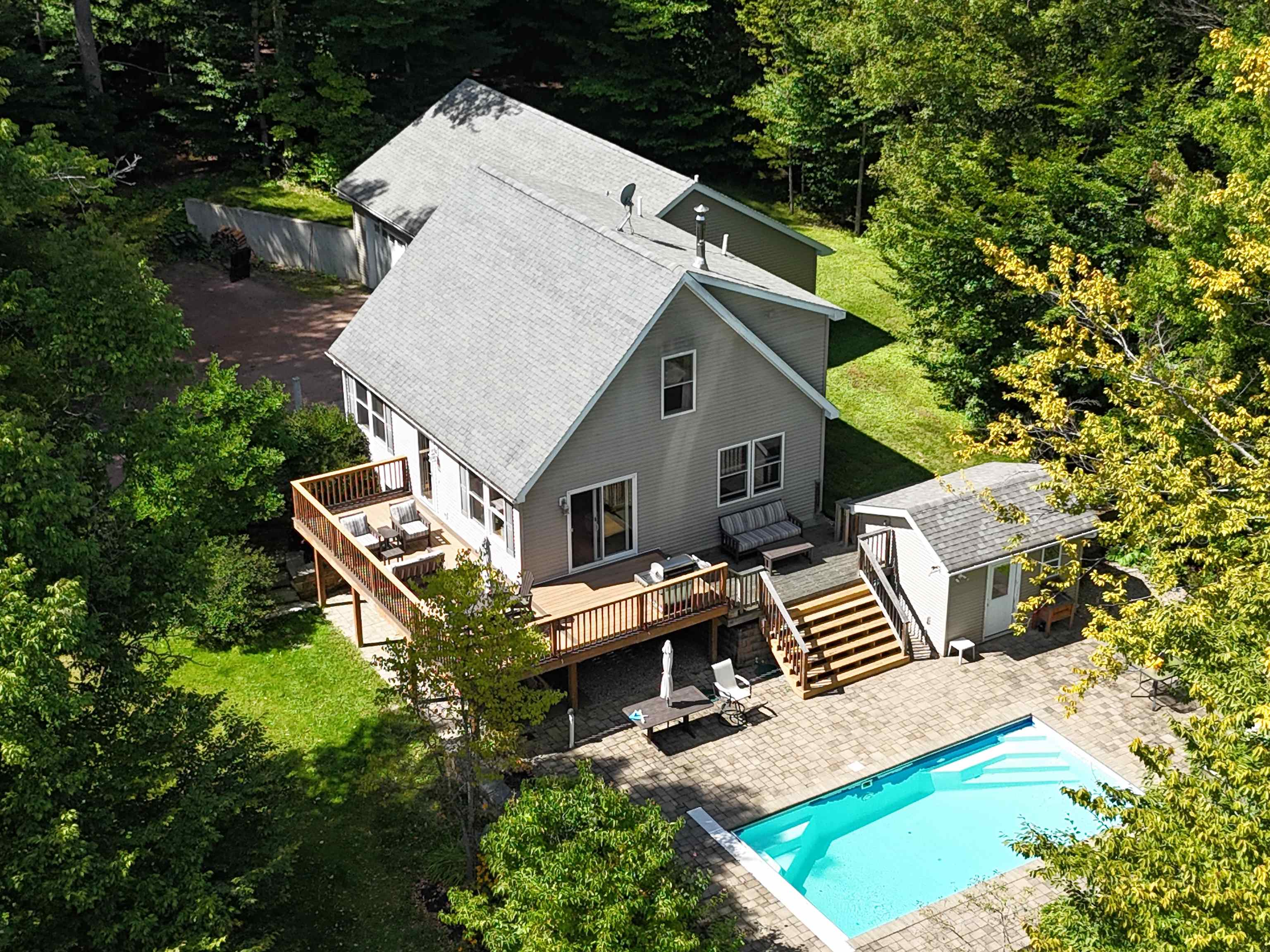 422 Hayden Hill Road E Property Photo 2