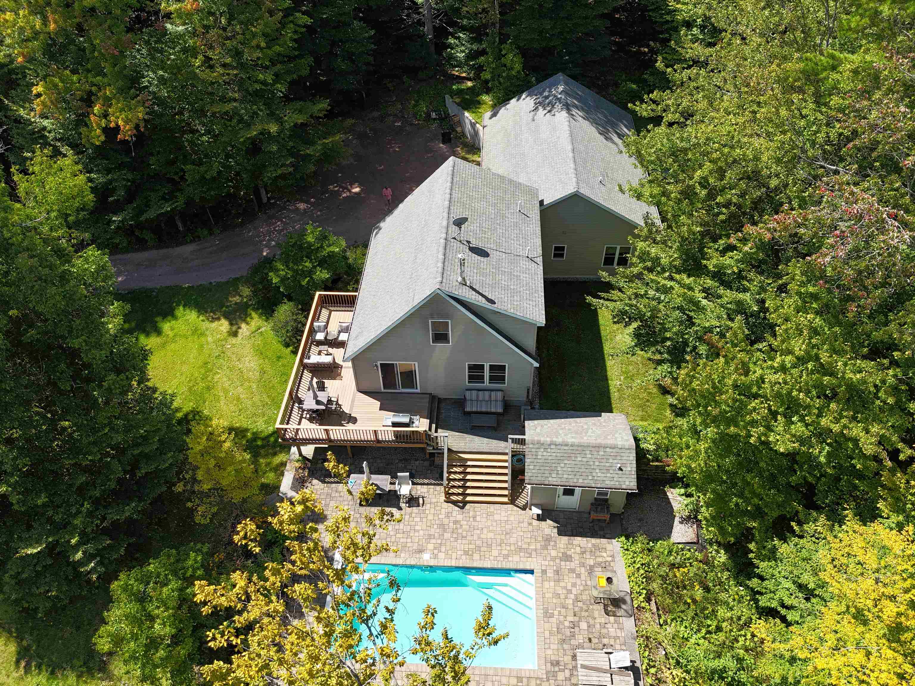 422 Hayden Hill Road E Property Photo 4
