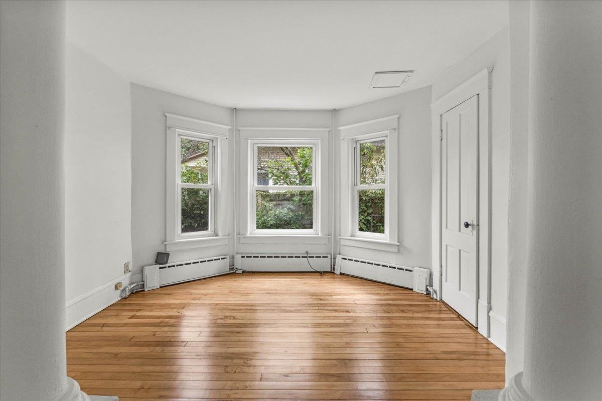 7 Champlain Place Property Photo 6