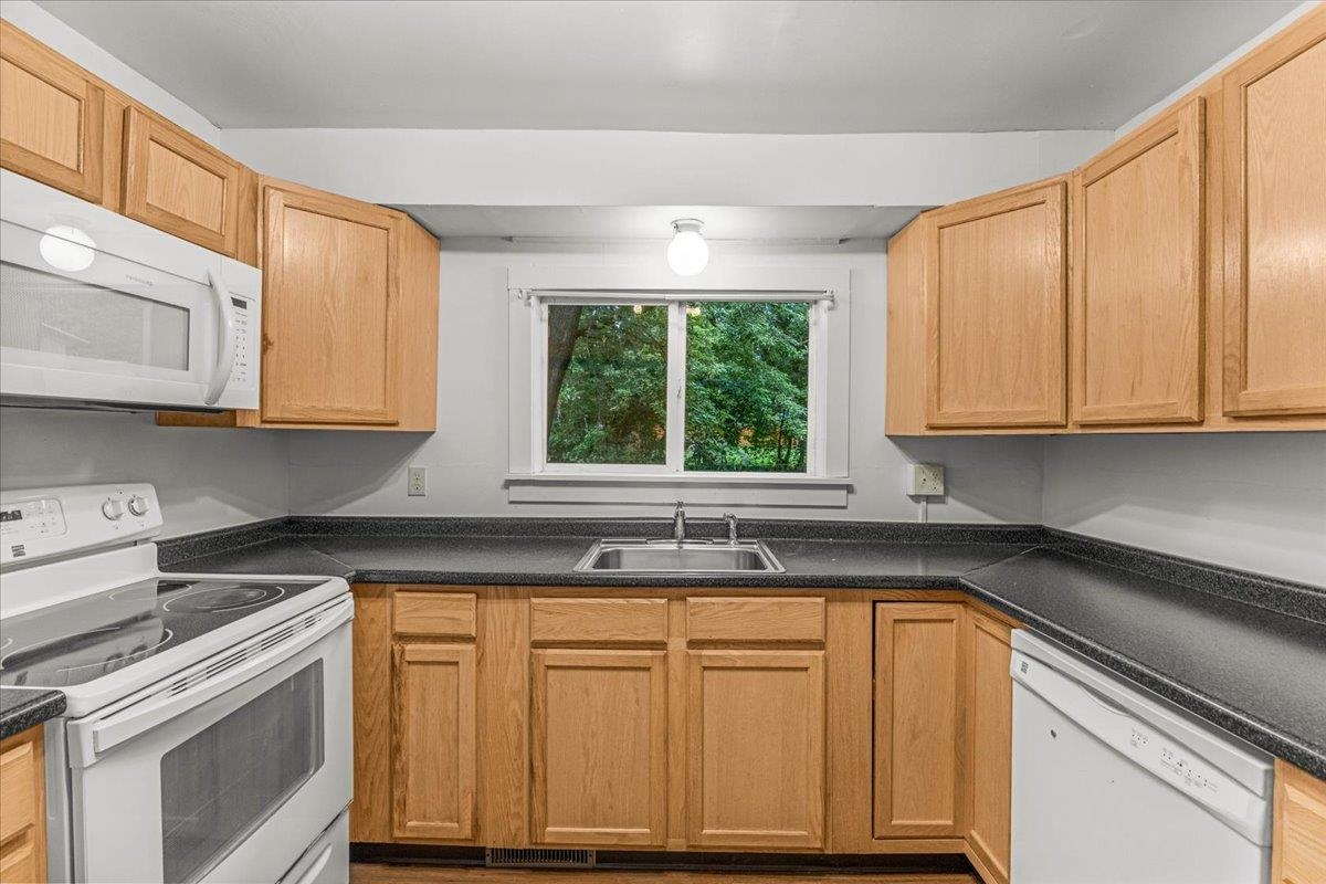 7 Champlain Place Property Photo 16