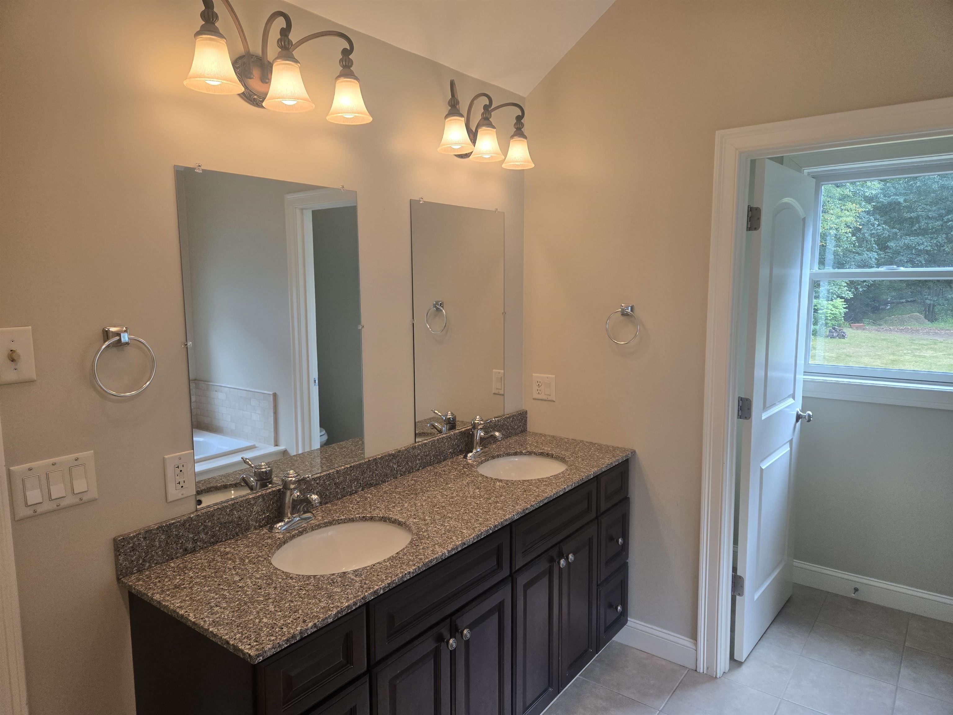 82 Dutton Road Property Photo 34
