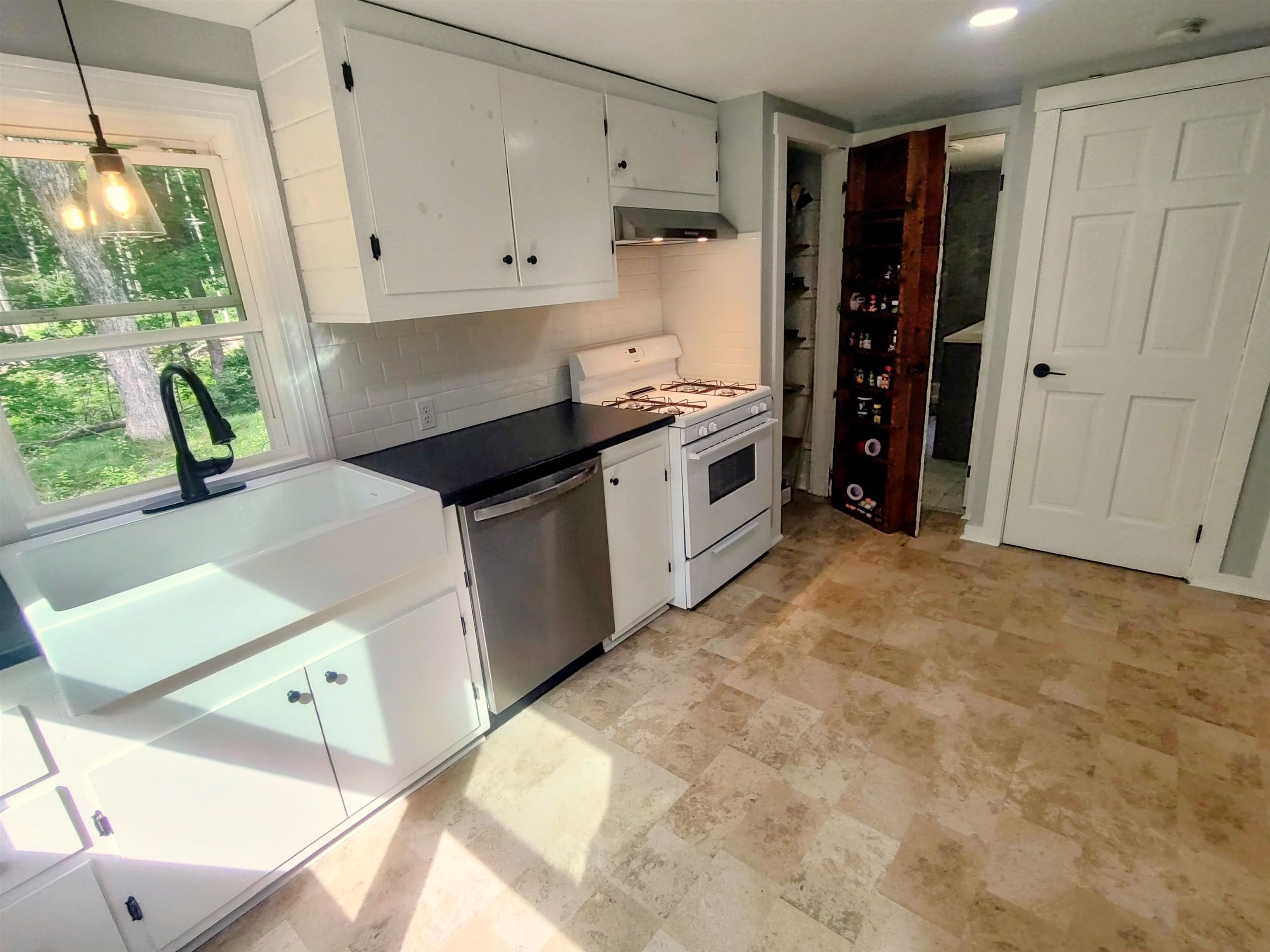 87 Foothills Road Property Photo 27