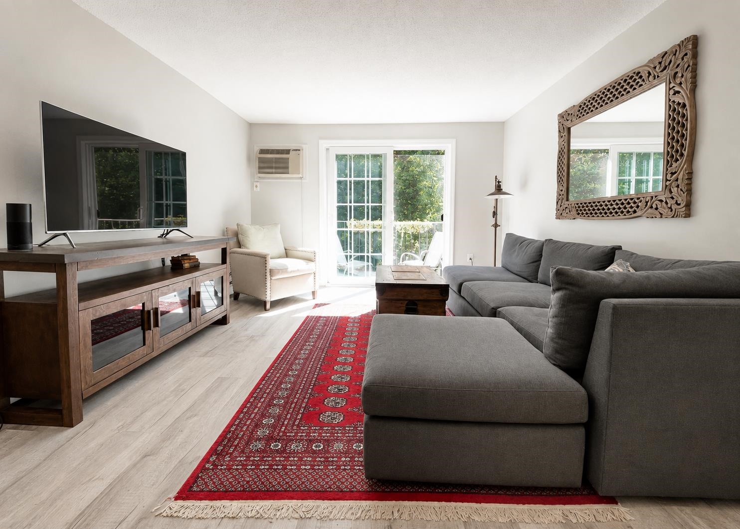 512 White Cedar Boulevard Property Photo 2
