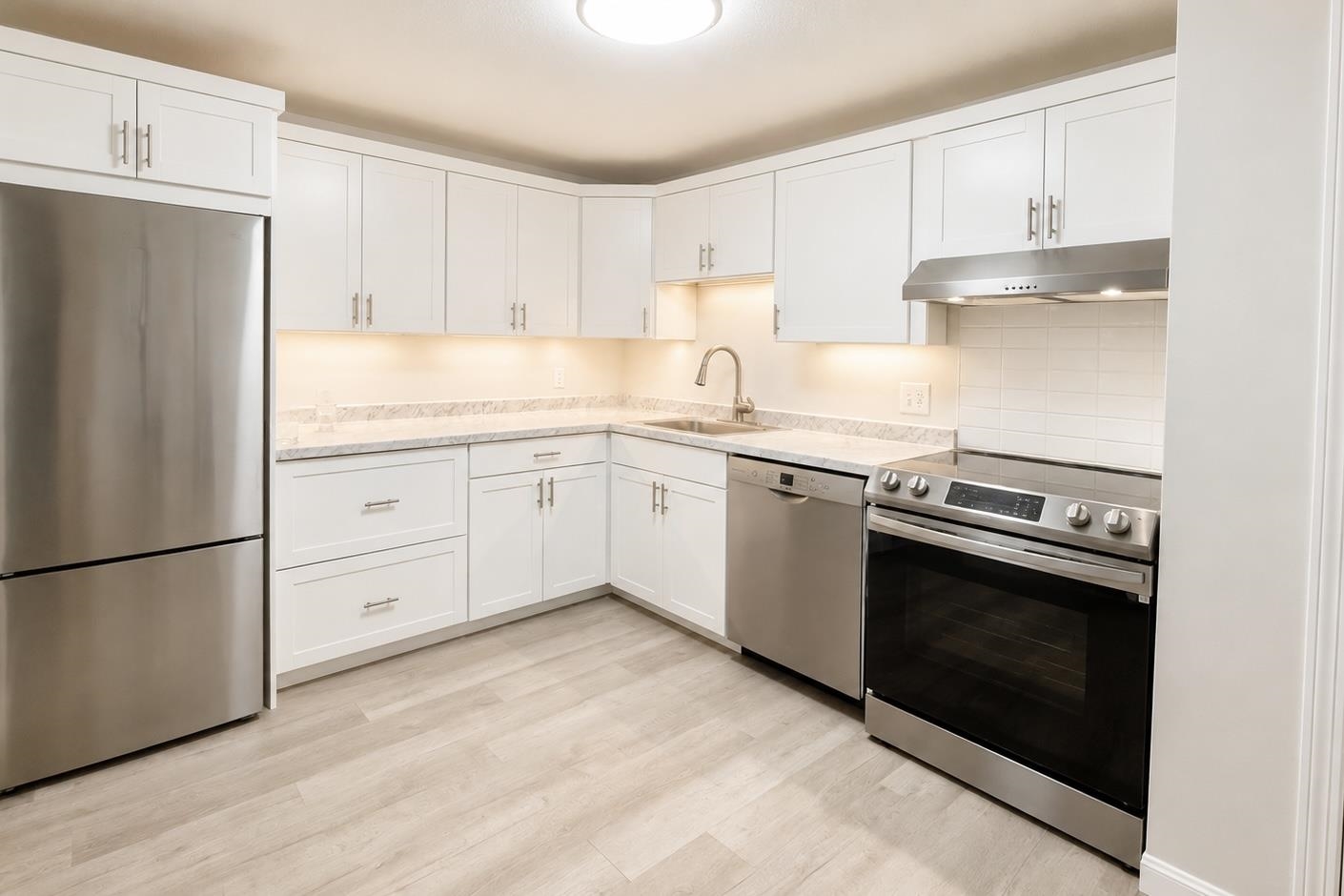 512 White Cedar Boulevard Property Photo 8