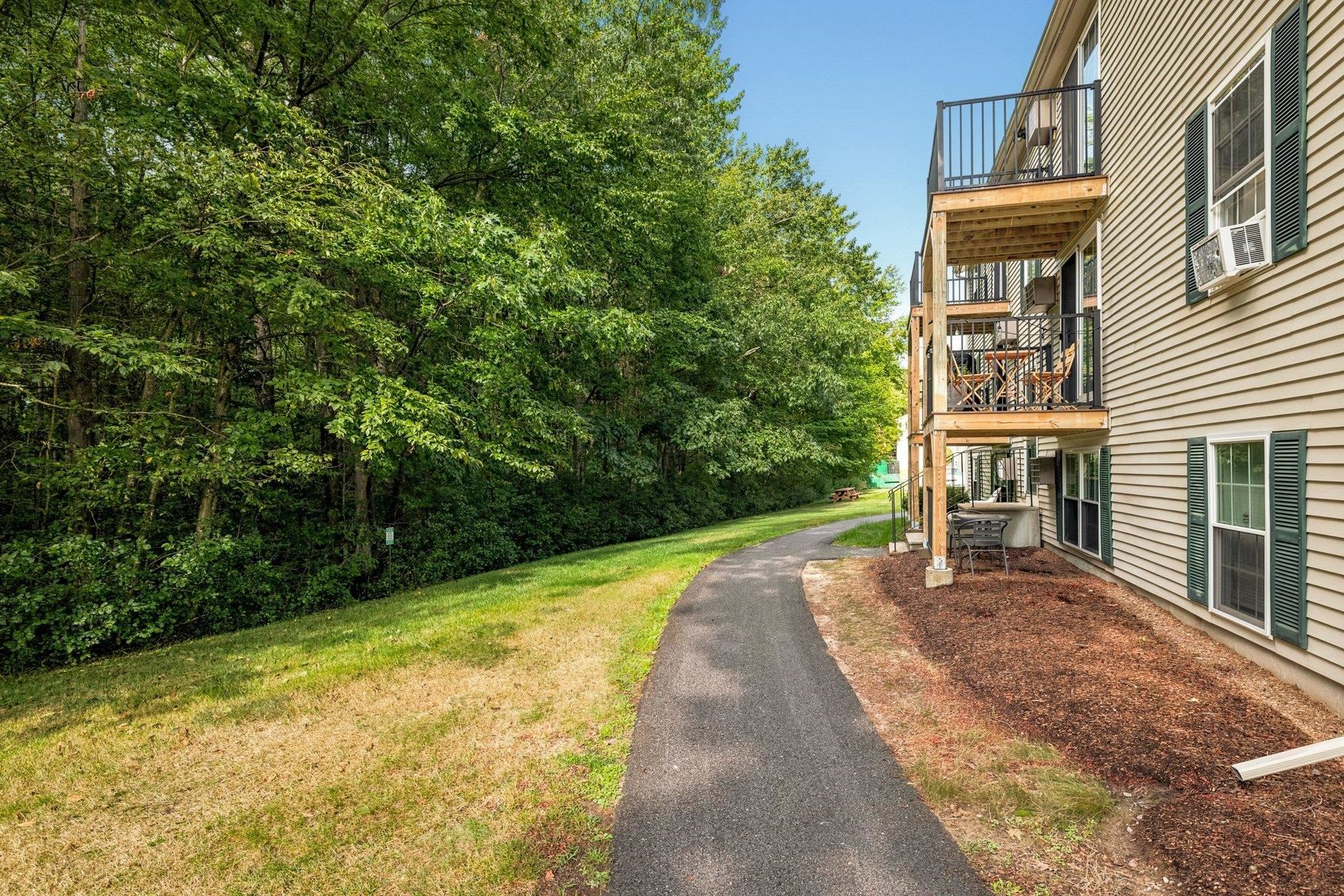 512 White Cedar Boulevard Property Photo 18