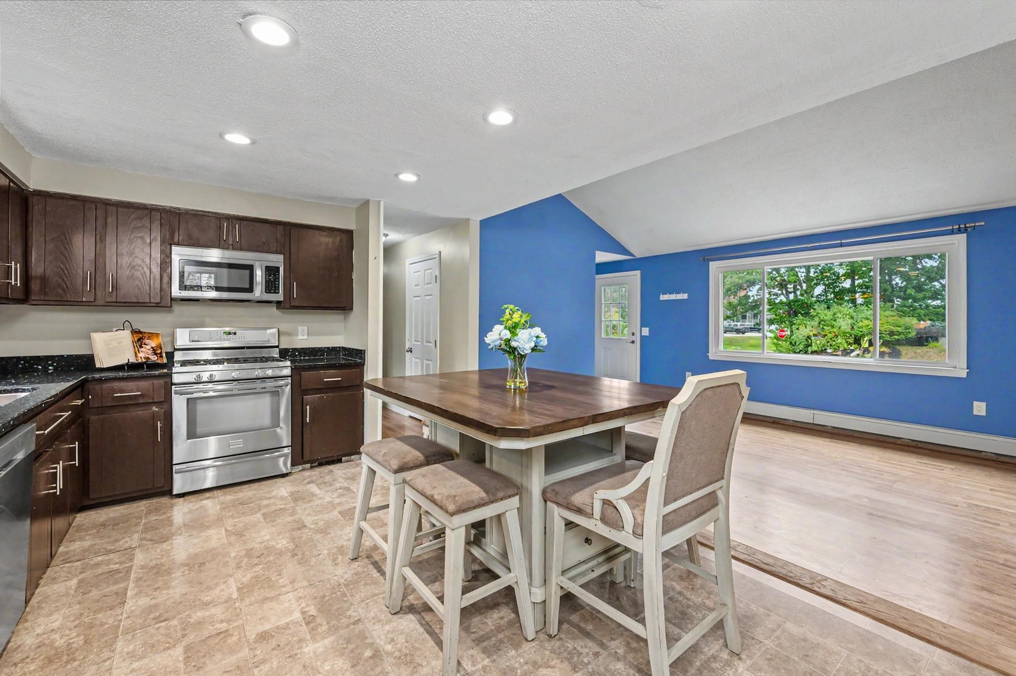 5 Estate Drive Property Photo 9