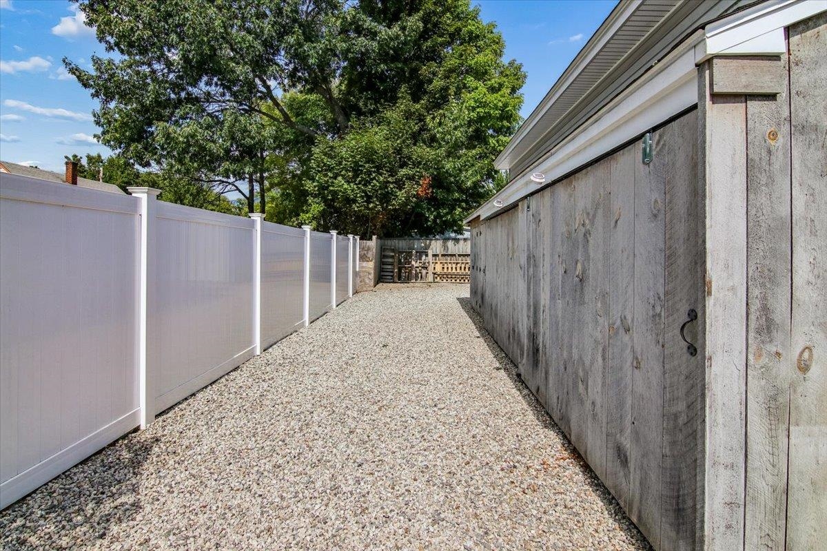 6 Fairview Street Property Photo 10