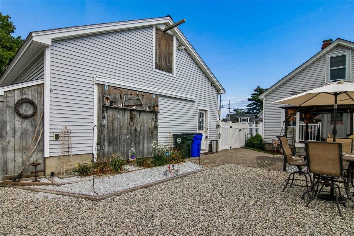 6 Fairview Street Property Photo 14