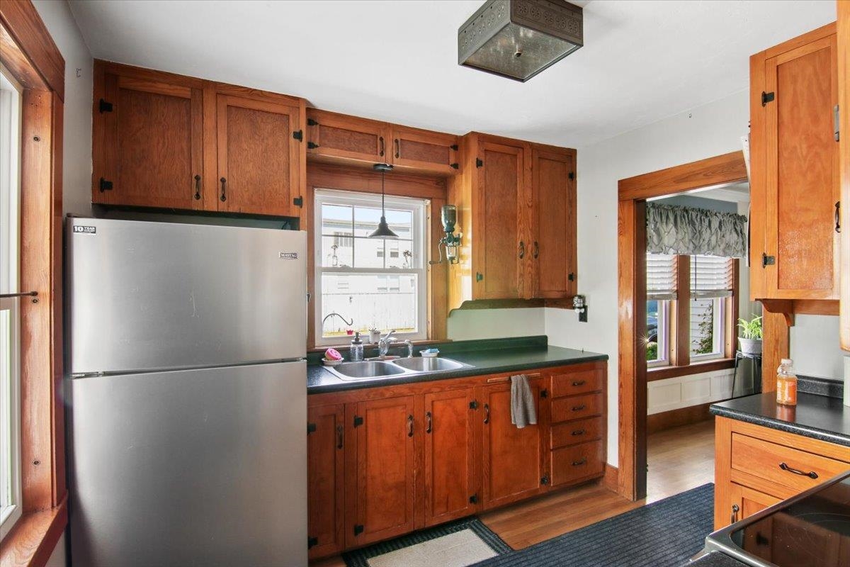6 Fairview Street Property Photo 24