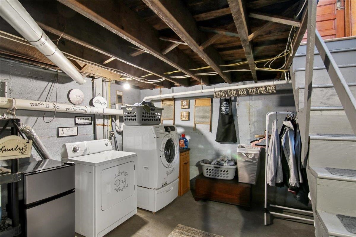 6 Fairview Street Property Photo 31