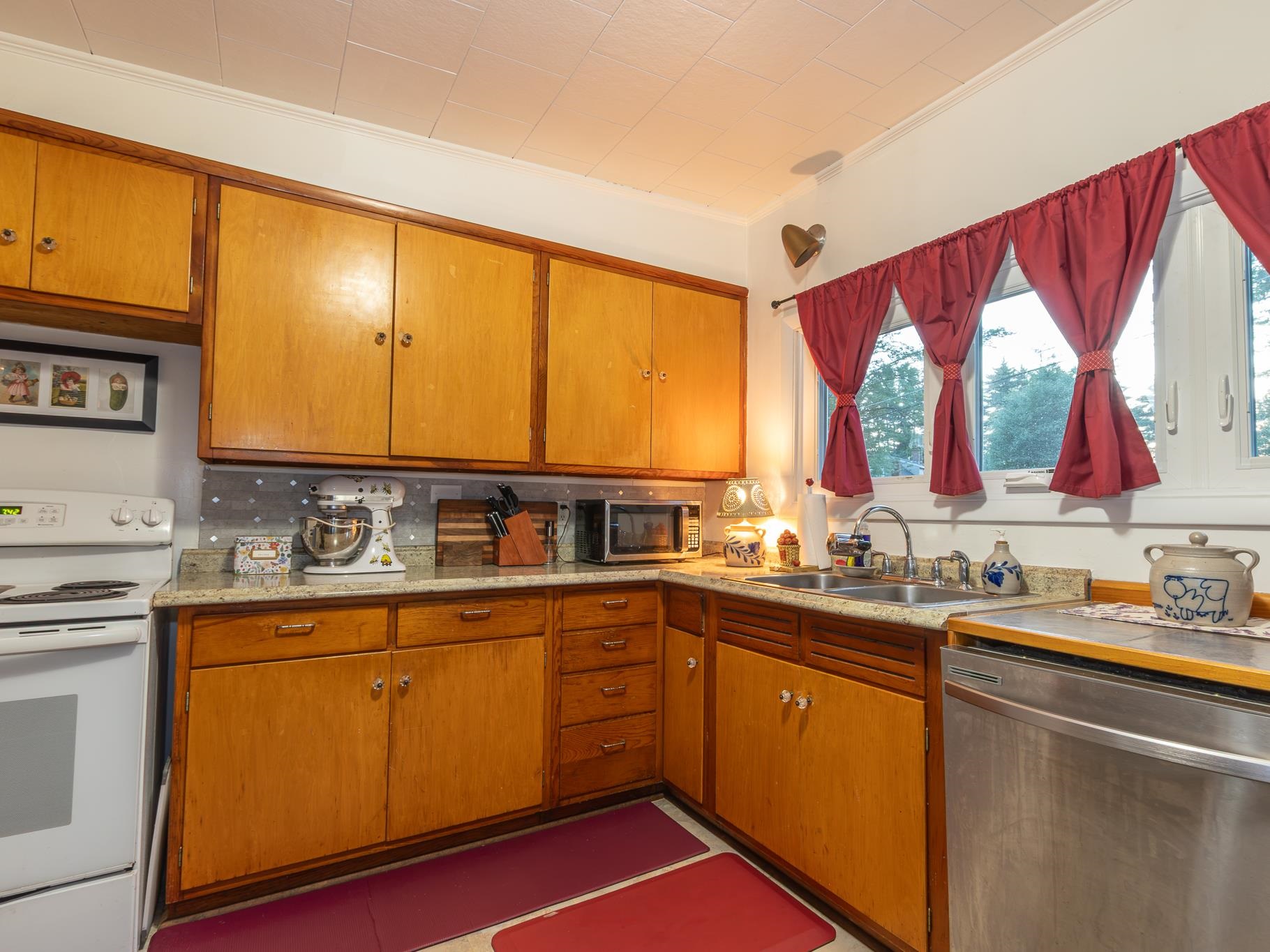 64 Fox Circle Property Photo 12