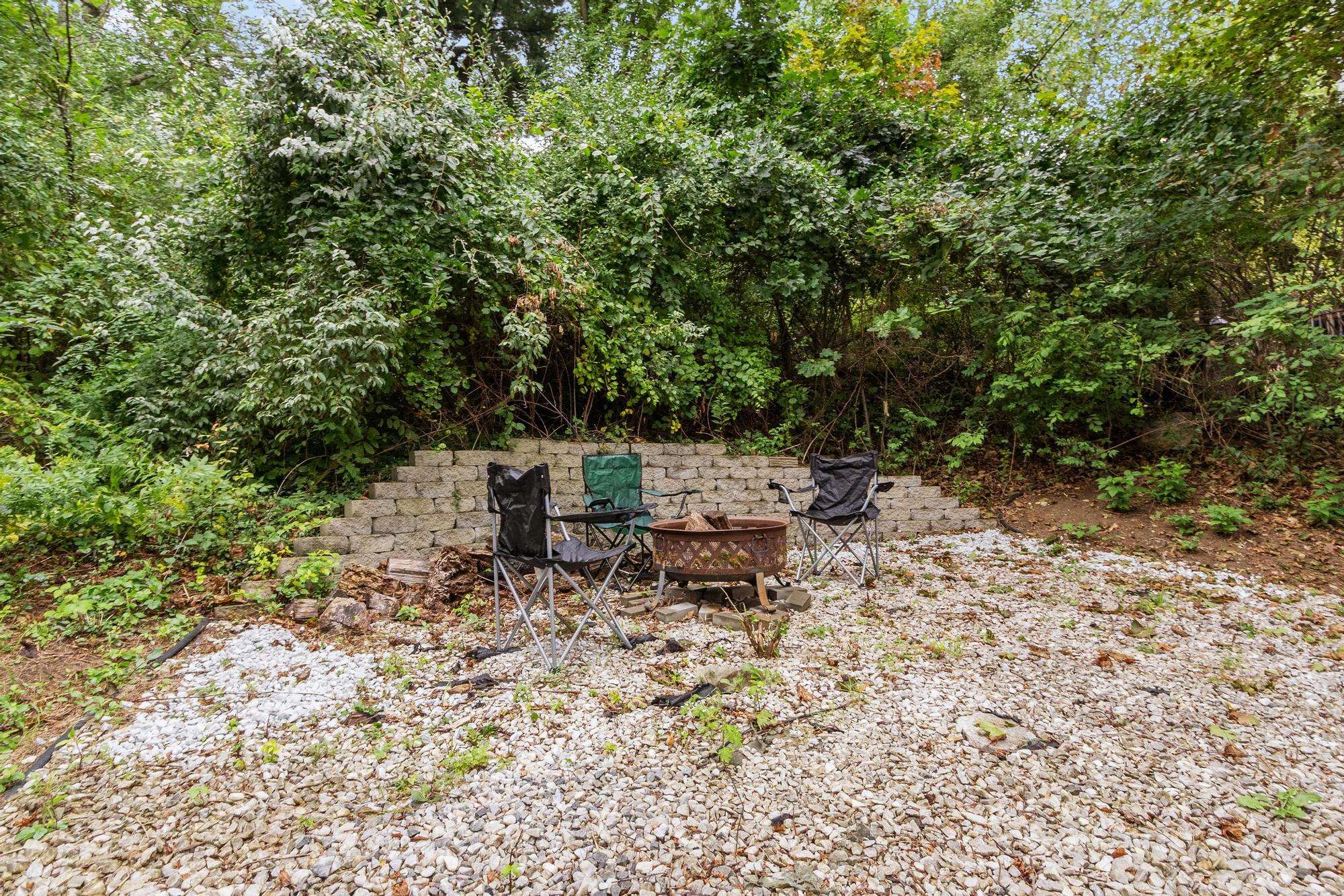 786 Mammoth Road Property Photo 34