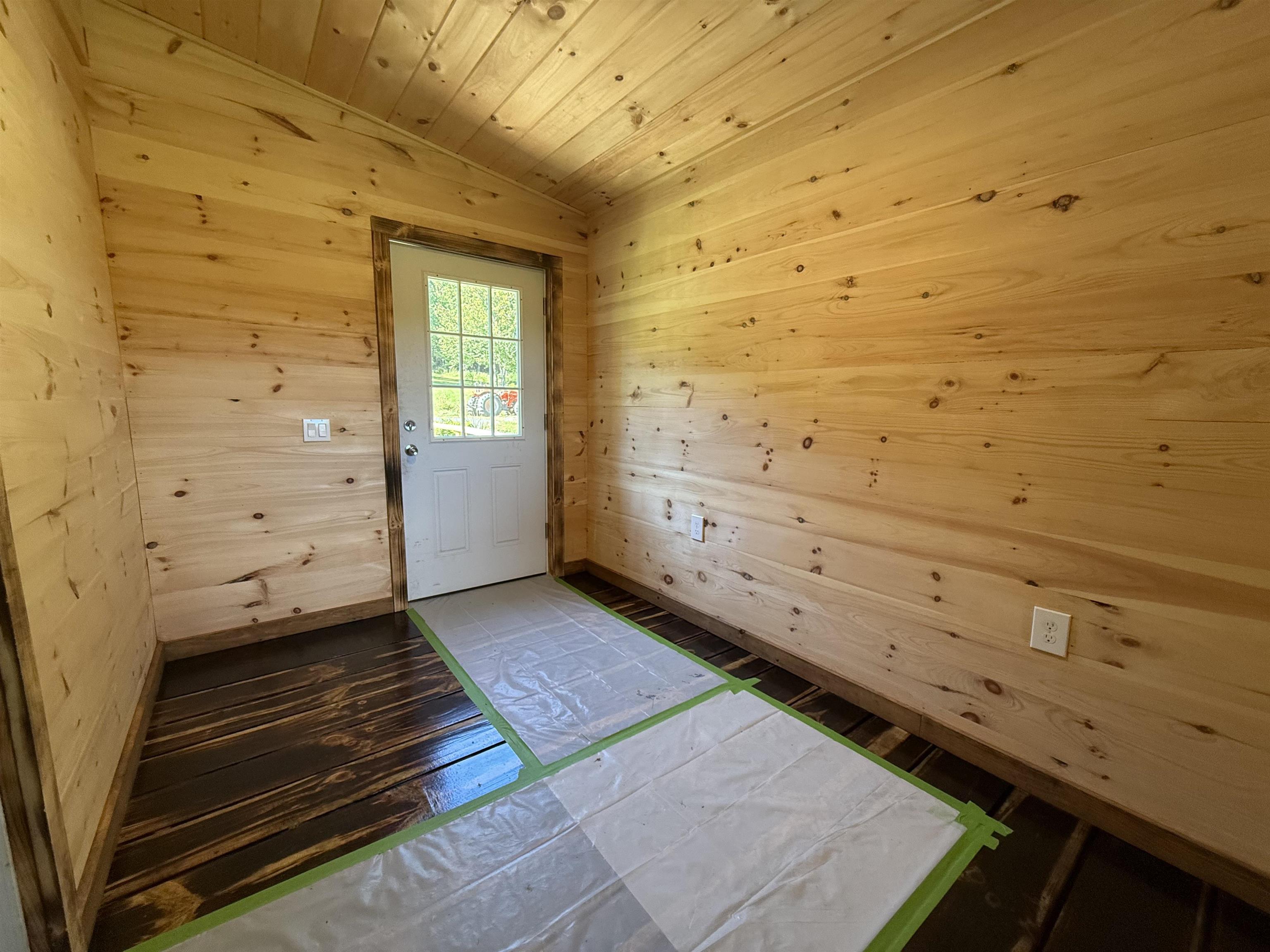1720 Macintosh Hill Road Property Photo 6
