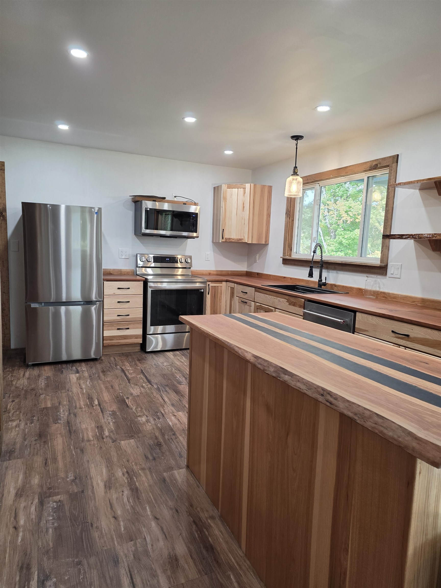1720 Macintosh Hill Road Property Photo 8