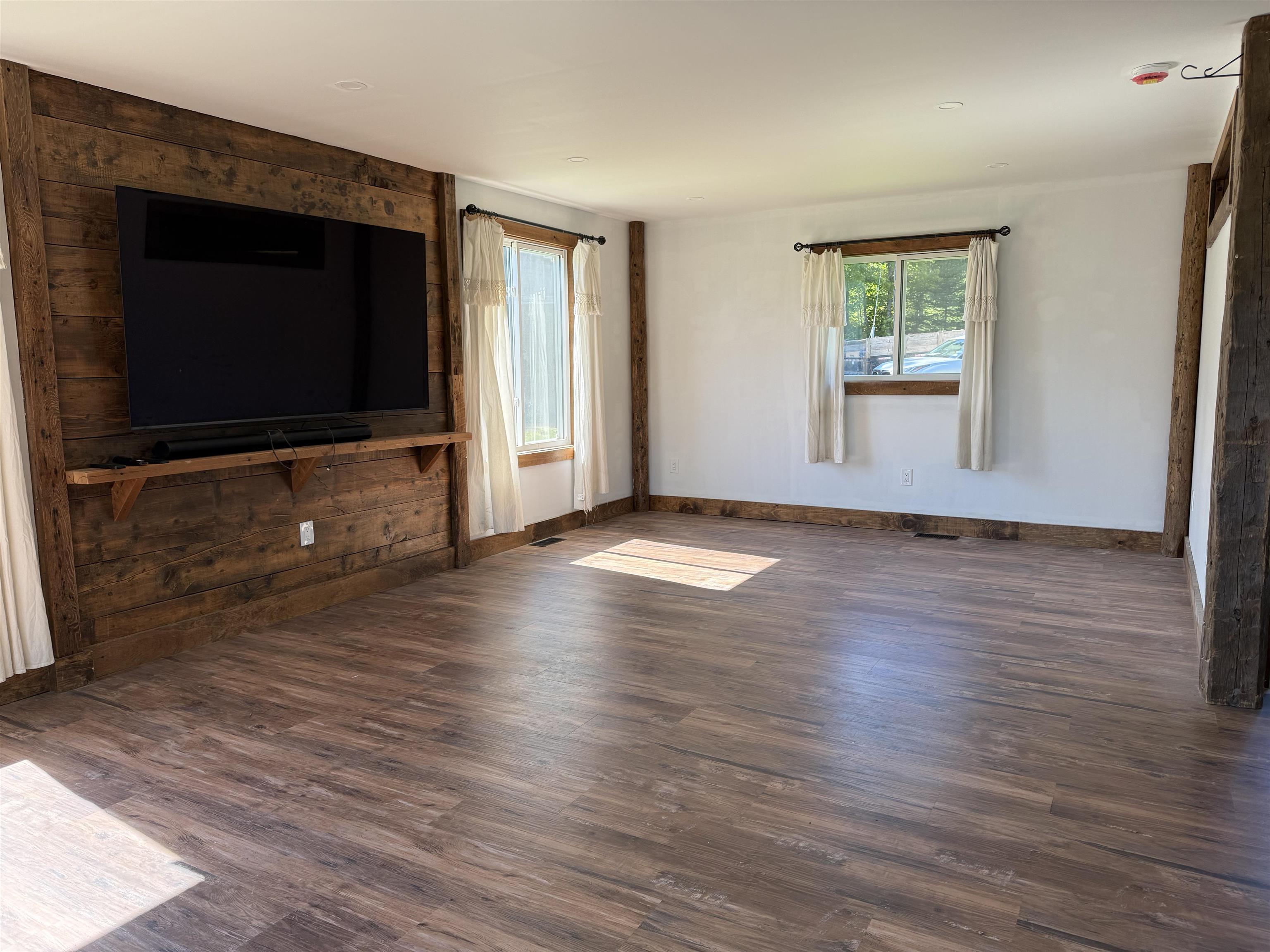 1720 Macintosh Hill Road Property Photo 13