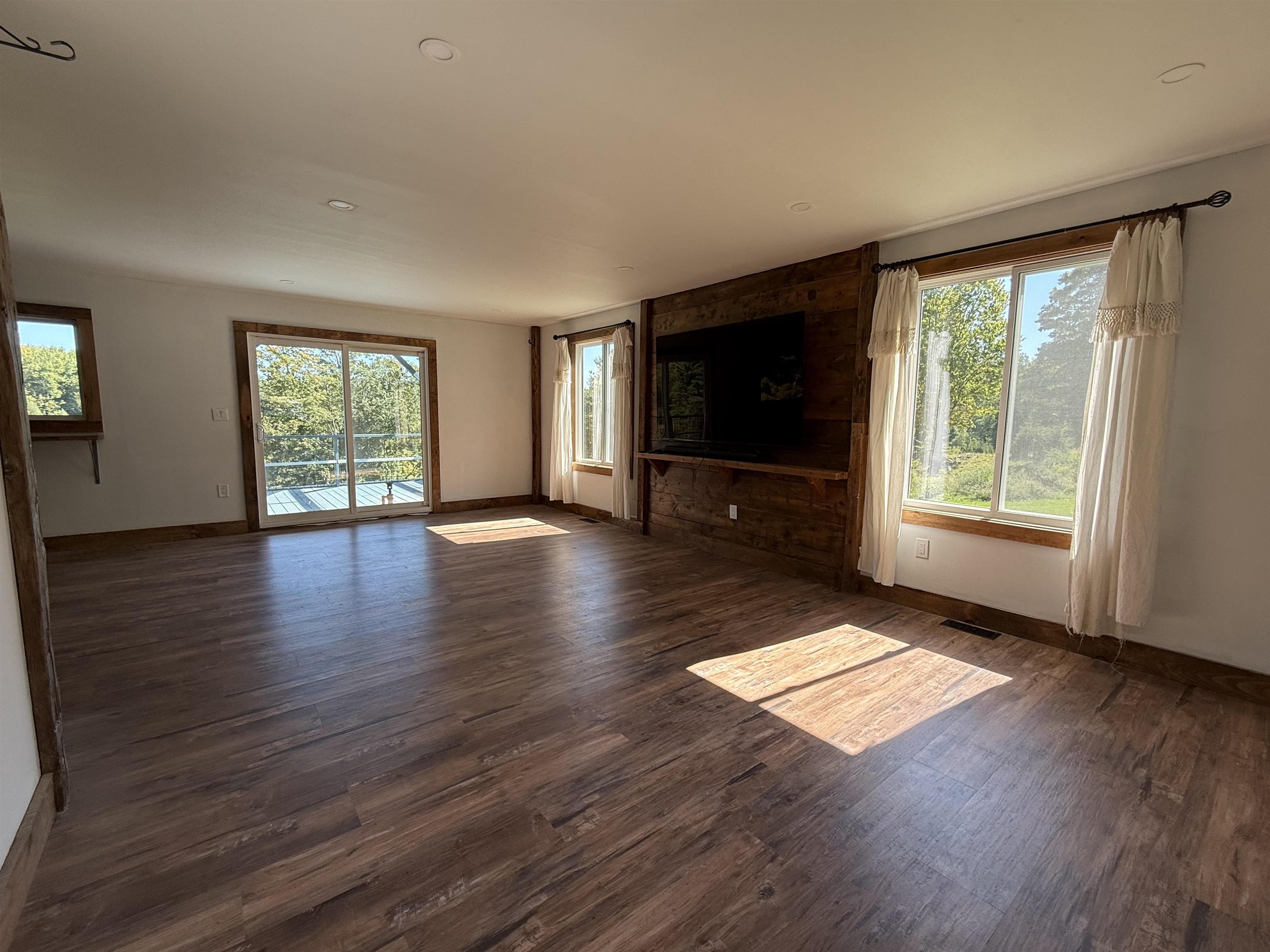 1720 Macintosh Hill Road Property Photo 14