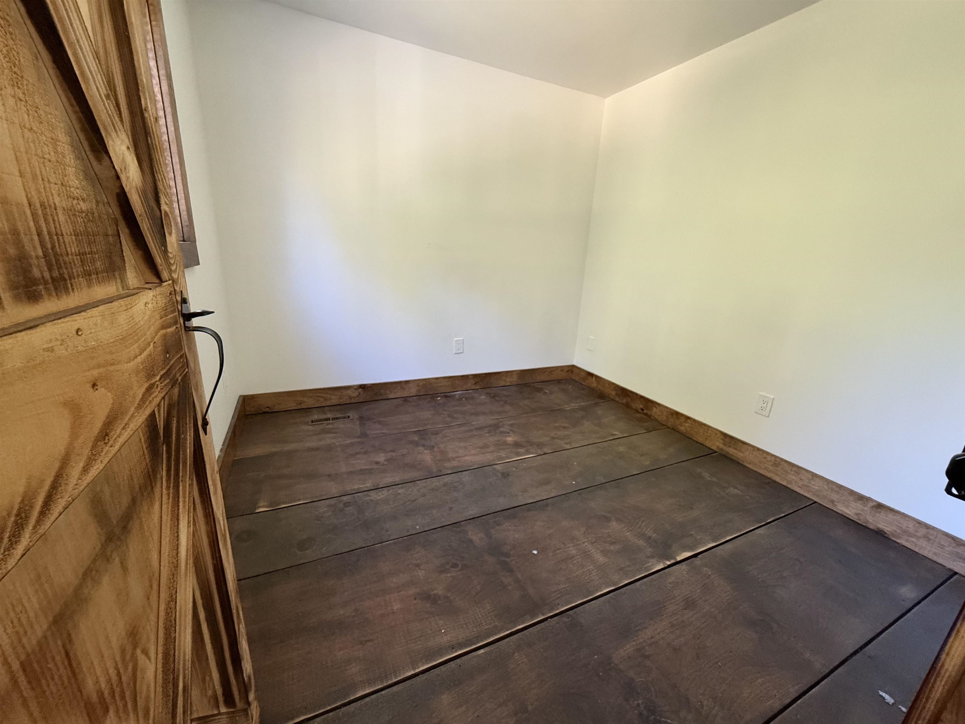 1720 Macintosh Hill Road Property Photo 25