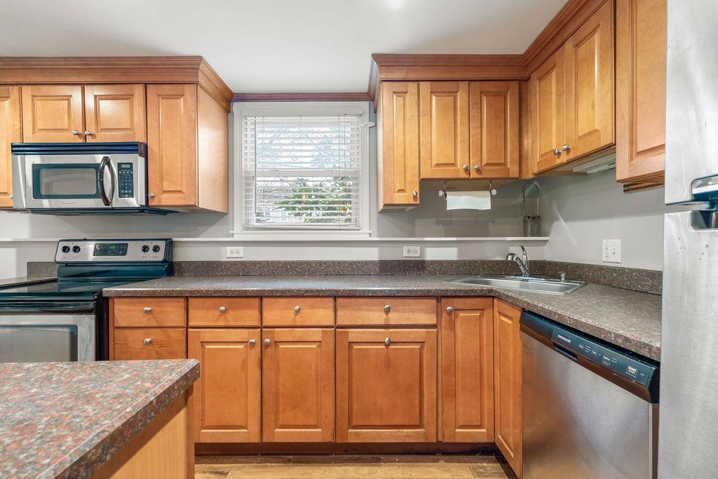 140 Cass Street Property Photo 4