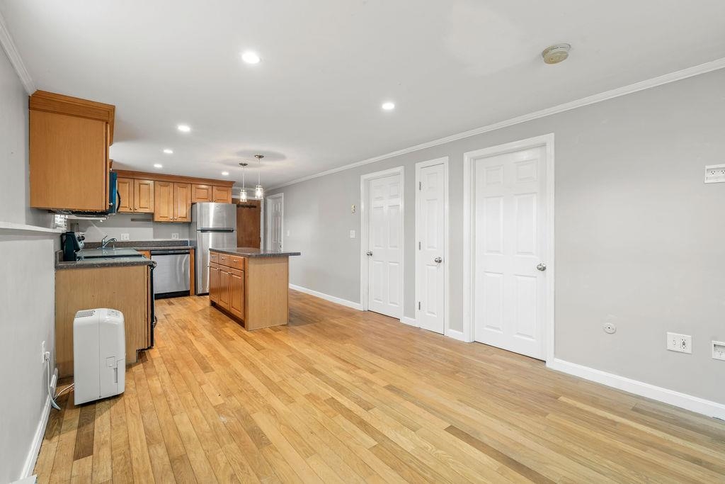 140 Cass Street Property Photo 7