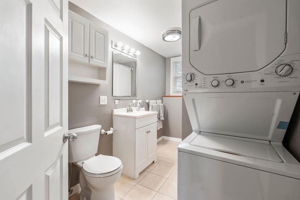 140 Cass Street Property Photo 10