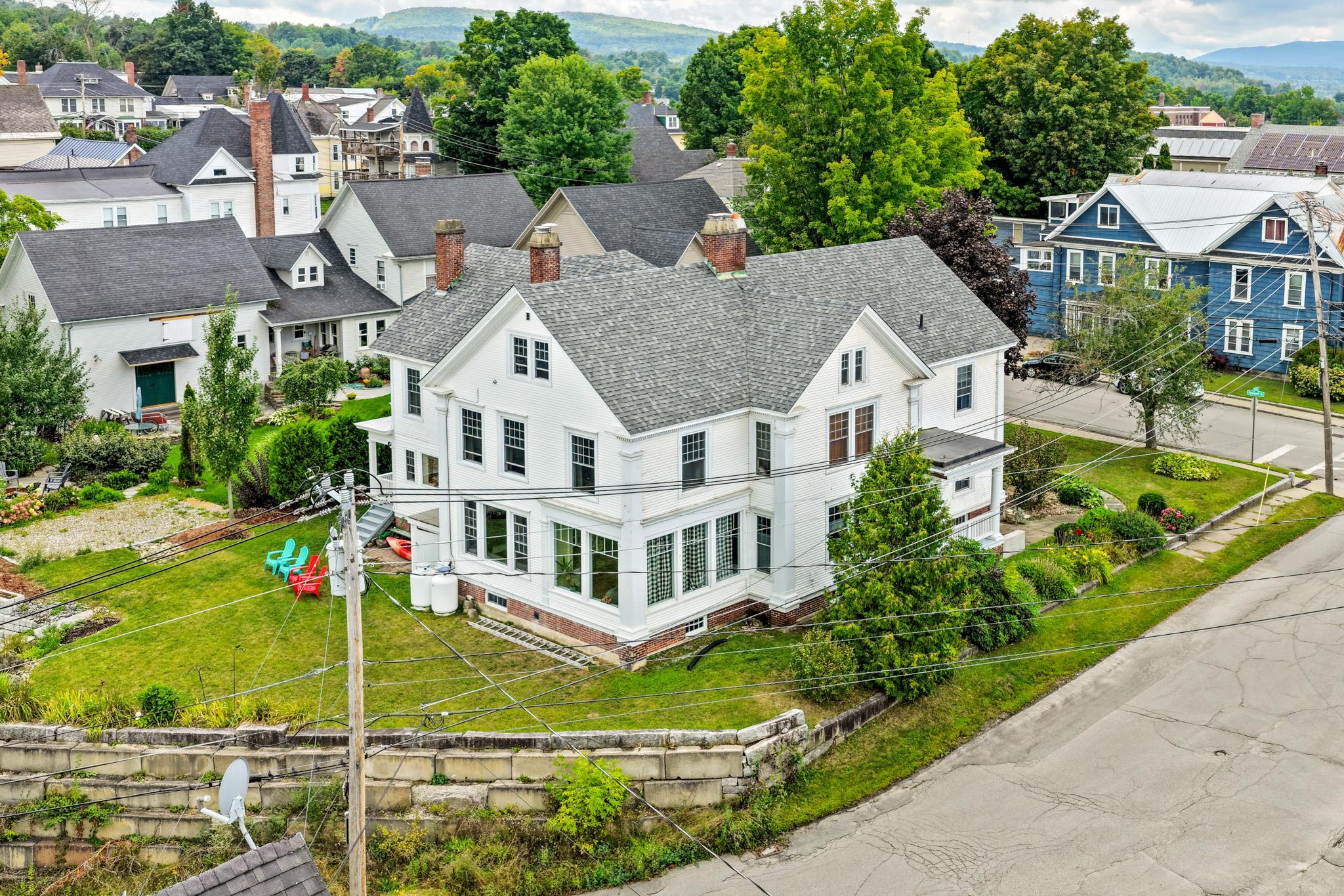 152 Second Street Property Photo 4