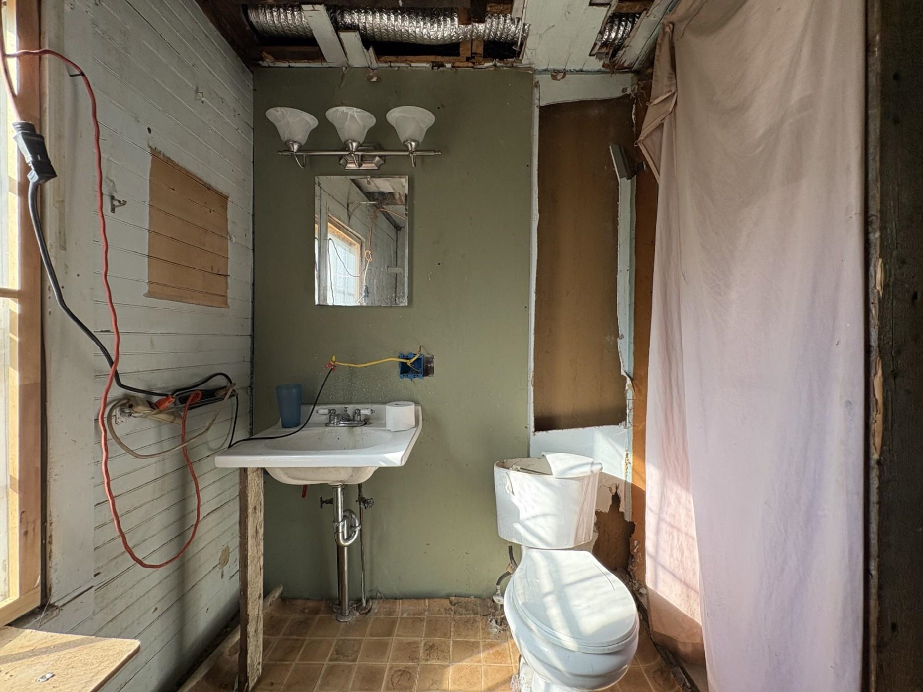 81 Vine Street Property Photo 9