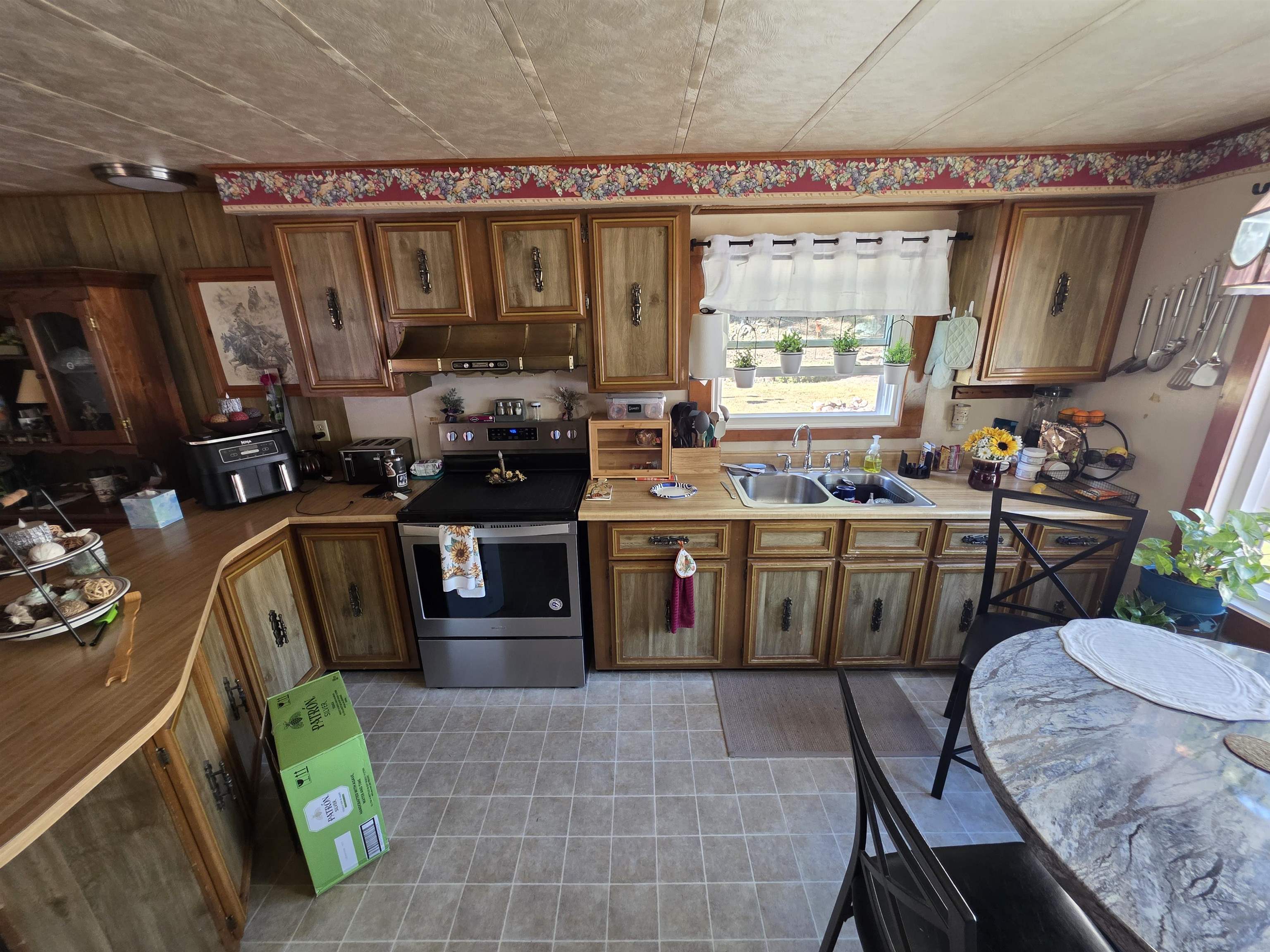 19 River Road Property Photo 3