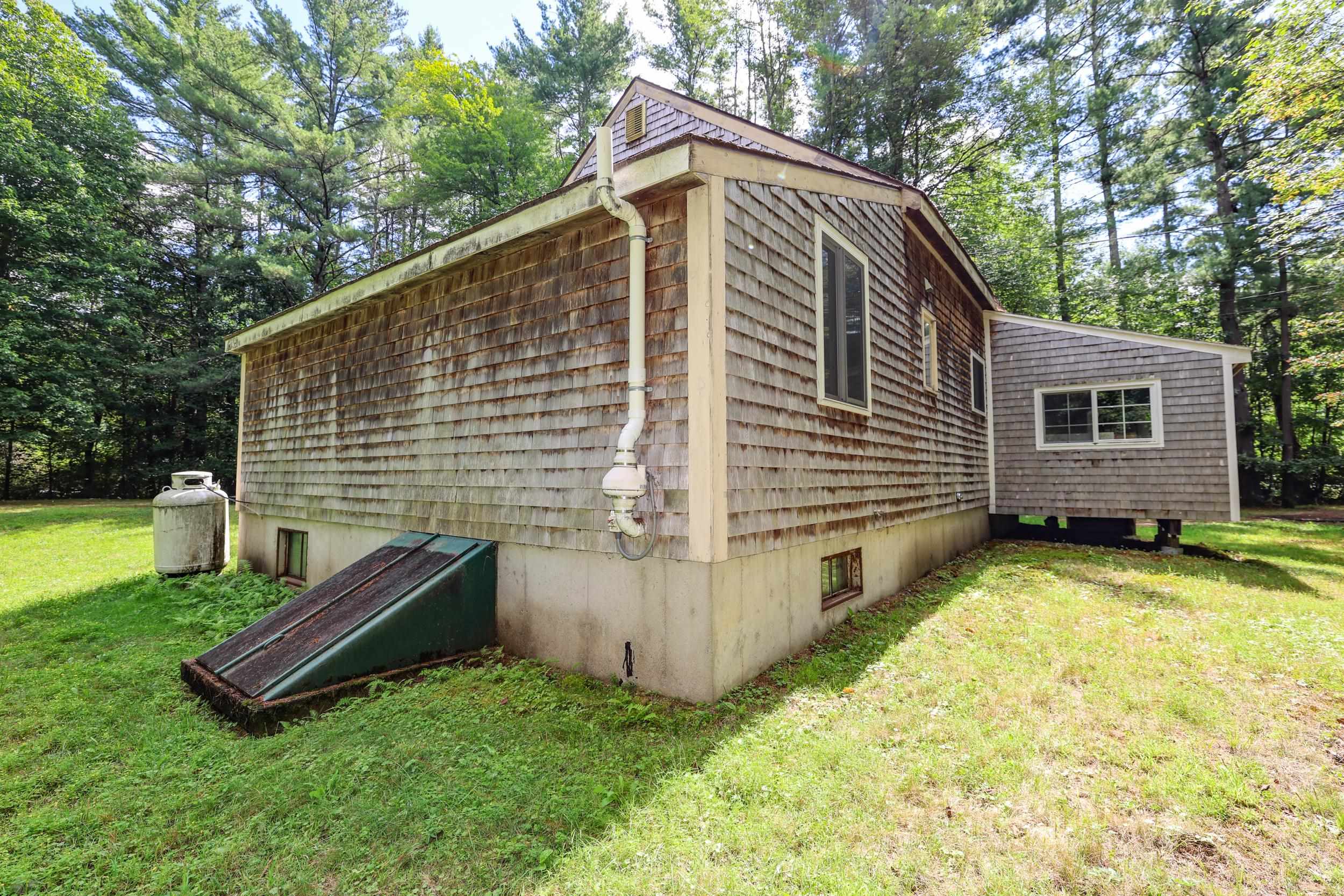 599 Tolend Road Property Photo 8