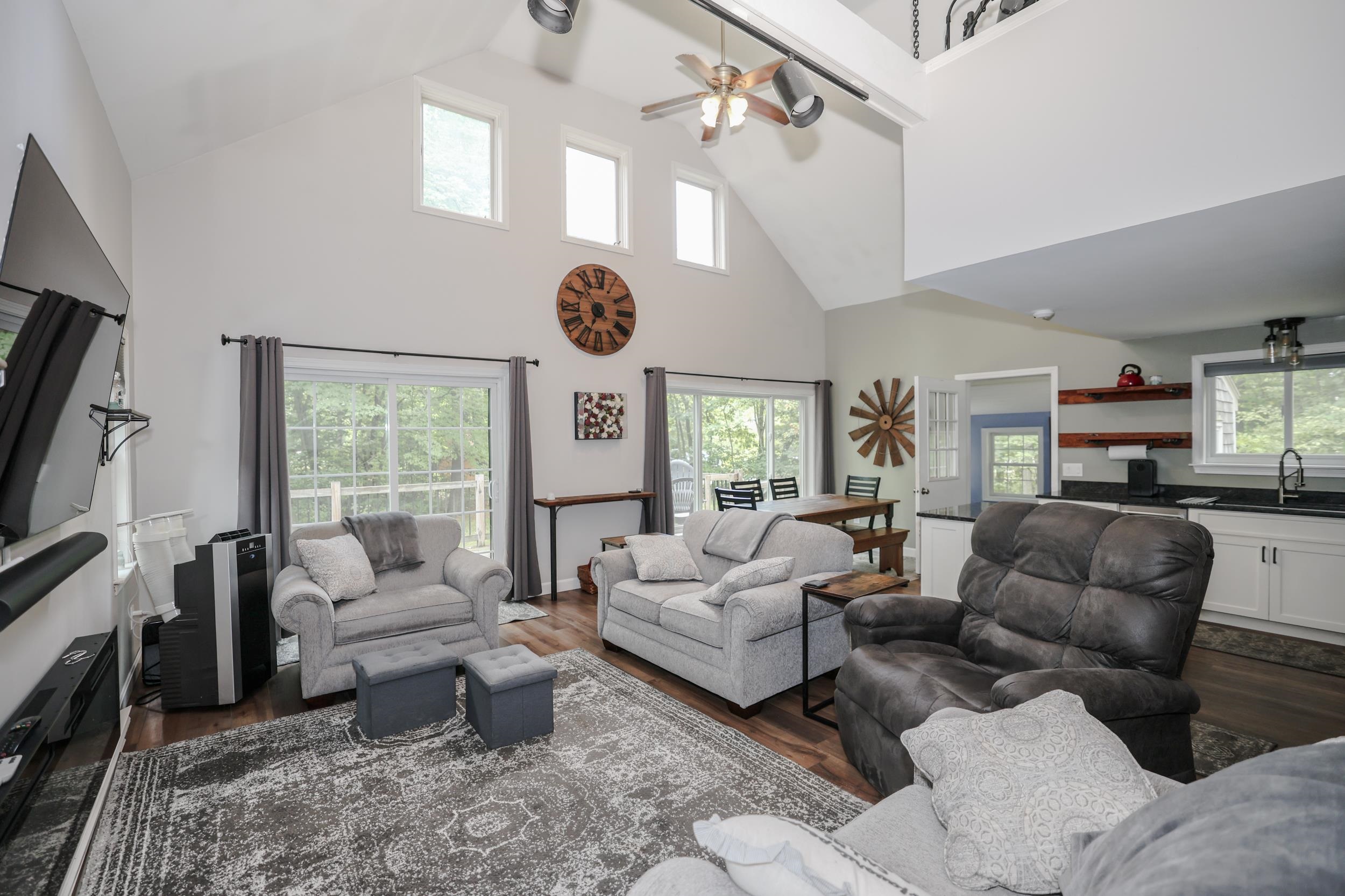 599 Tolend Road Property Photo 11